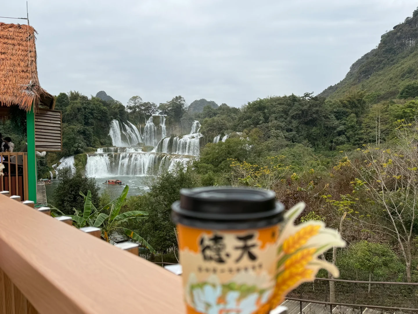 1.27德天瀑布