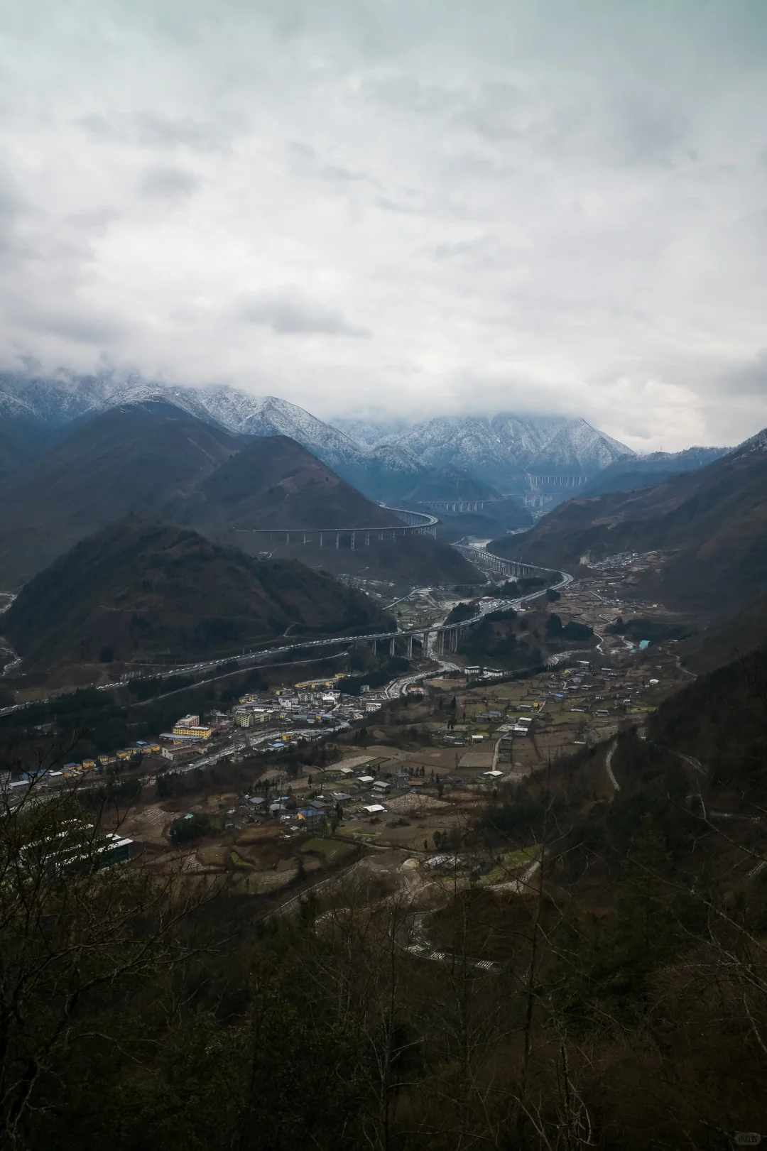 如果高速上堵成狗，可试下国道不一样的风景