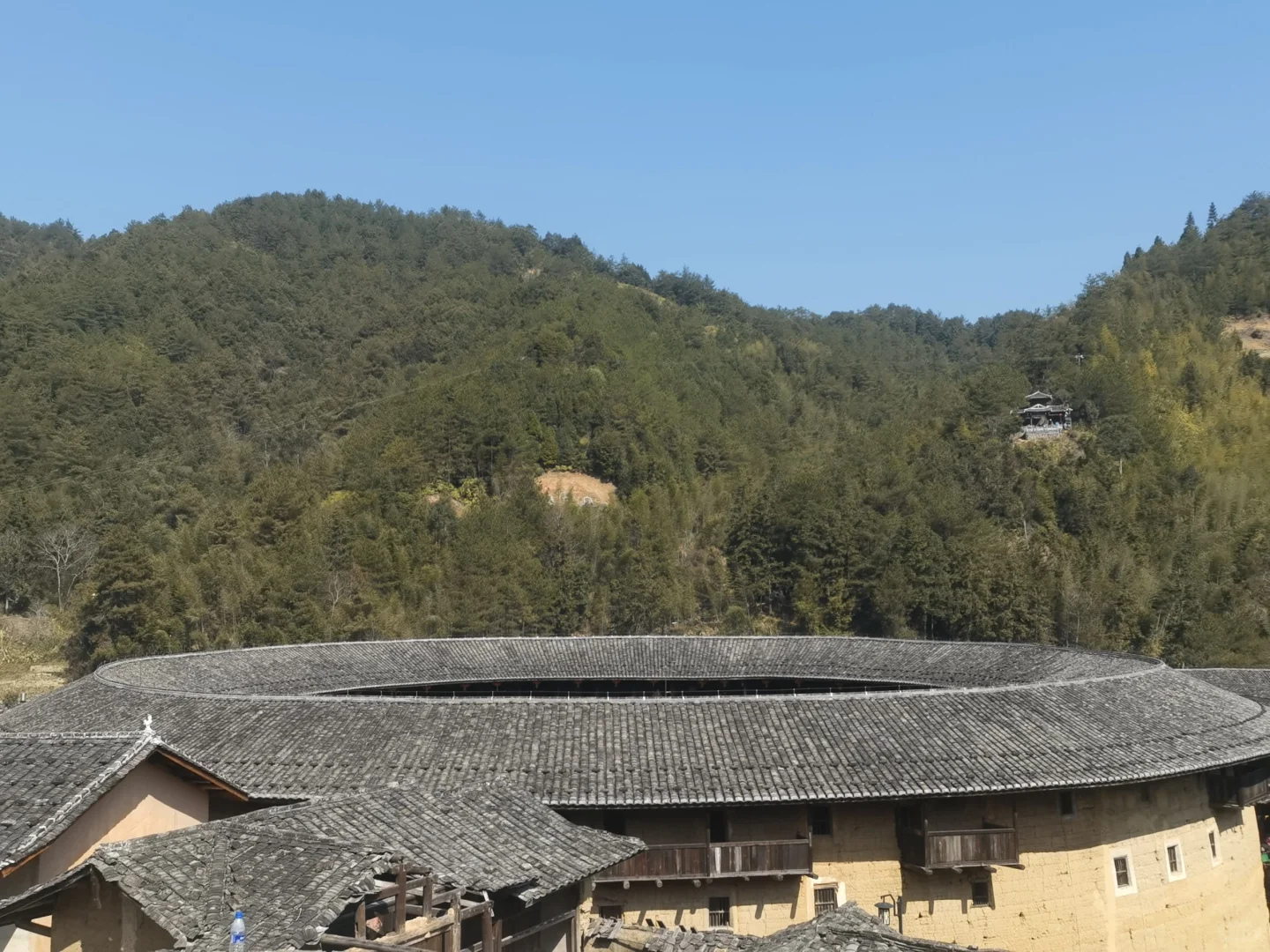 看看这座城