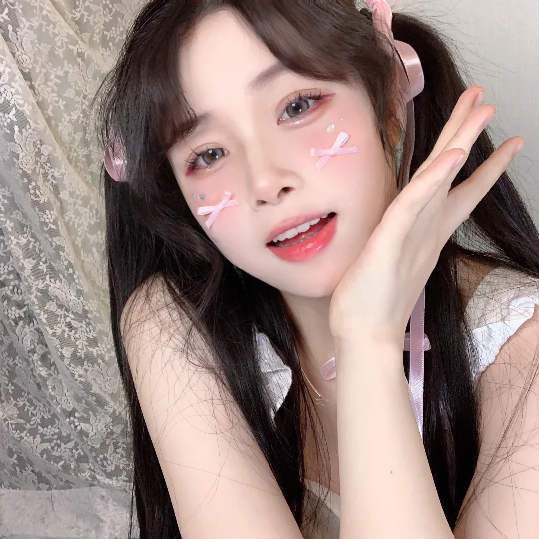 粉色好甜呀  ՞ ̳o̴̶̷̤  ̫ o̴̶̷̤ ̳՞