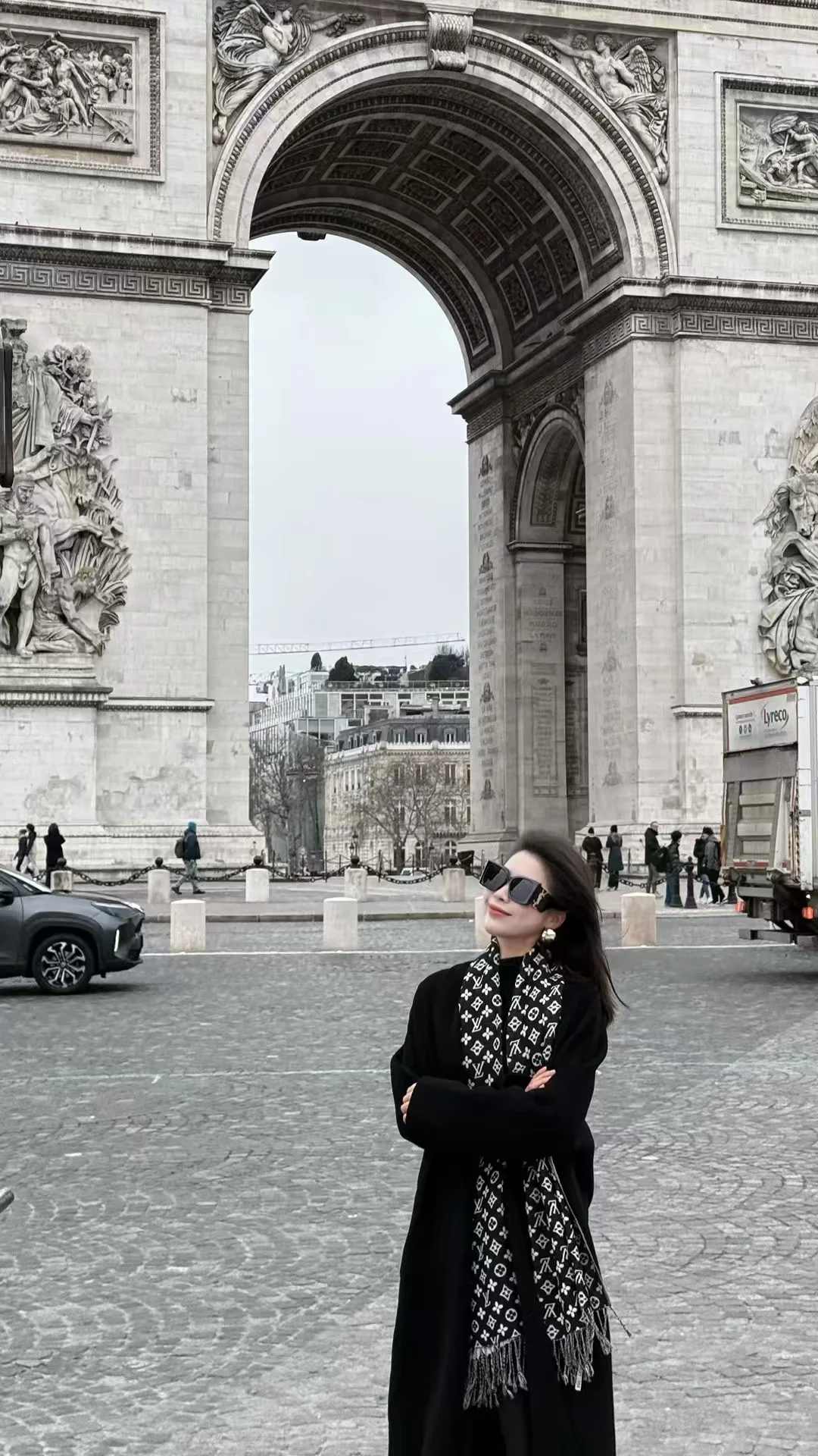 在巴黎旅游怎么发朋友圈才能显得不装？