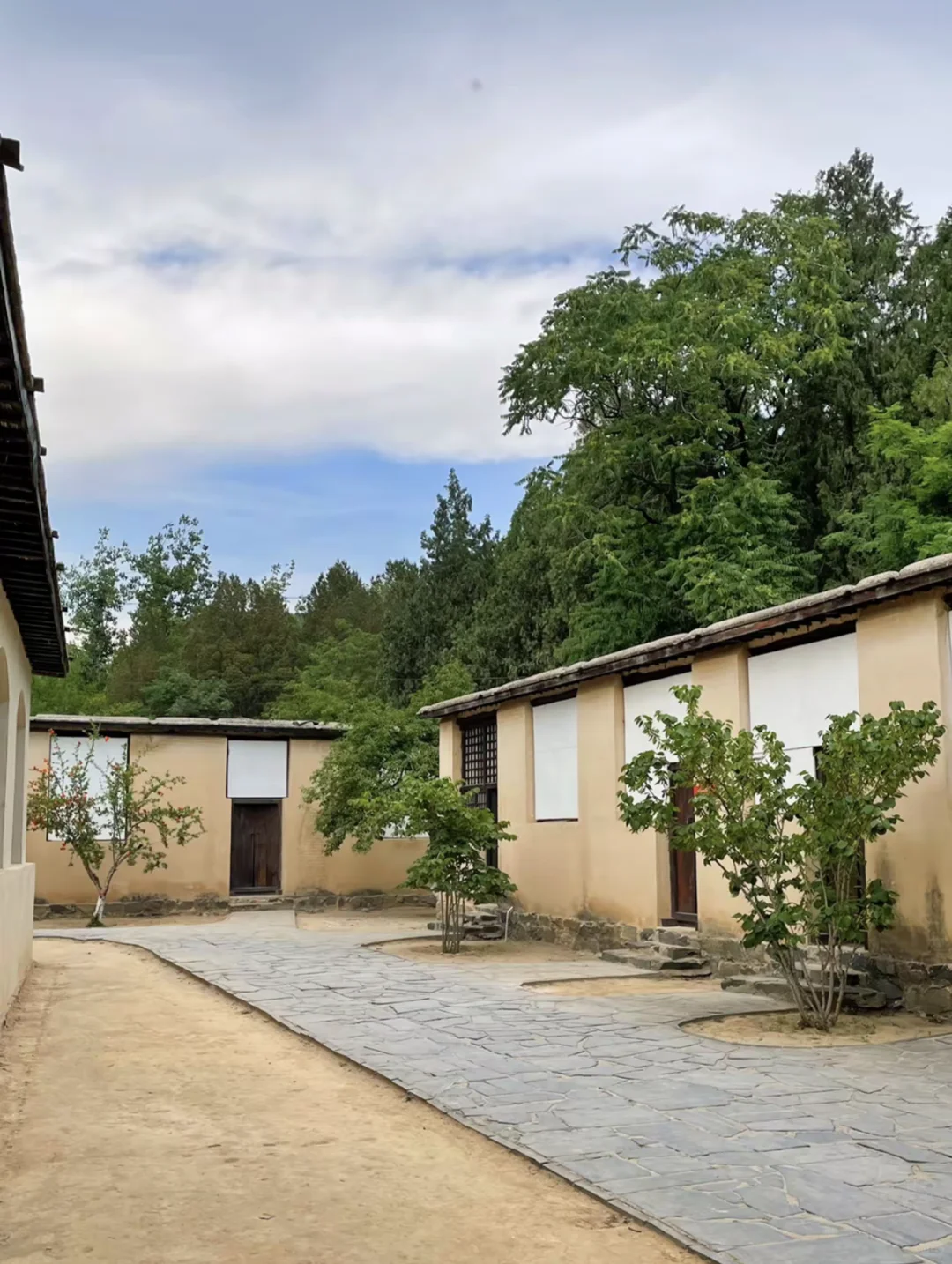 走进革命圣地，寻访红色足迹