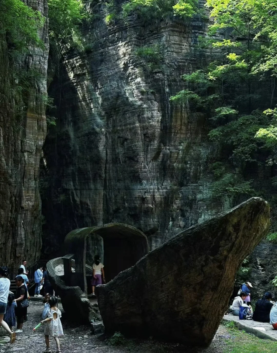我一个人跟团去了中国唯一破产的5A级景区