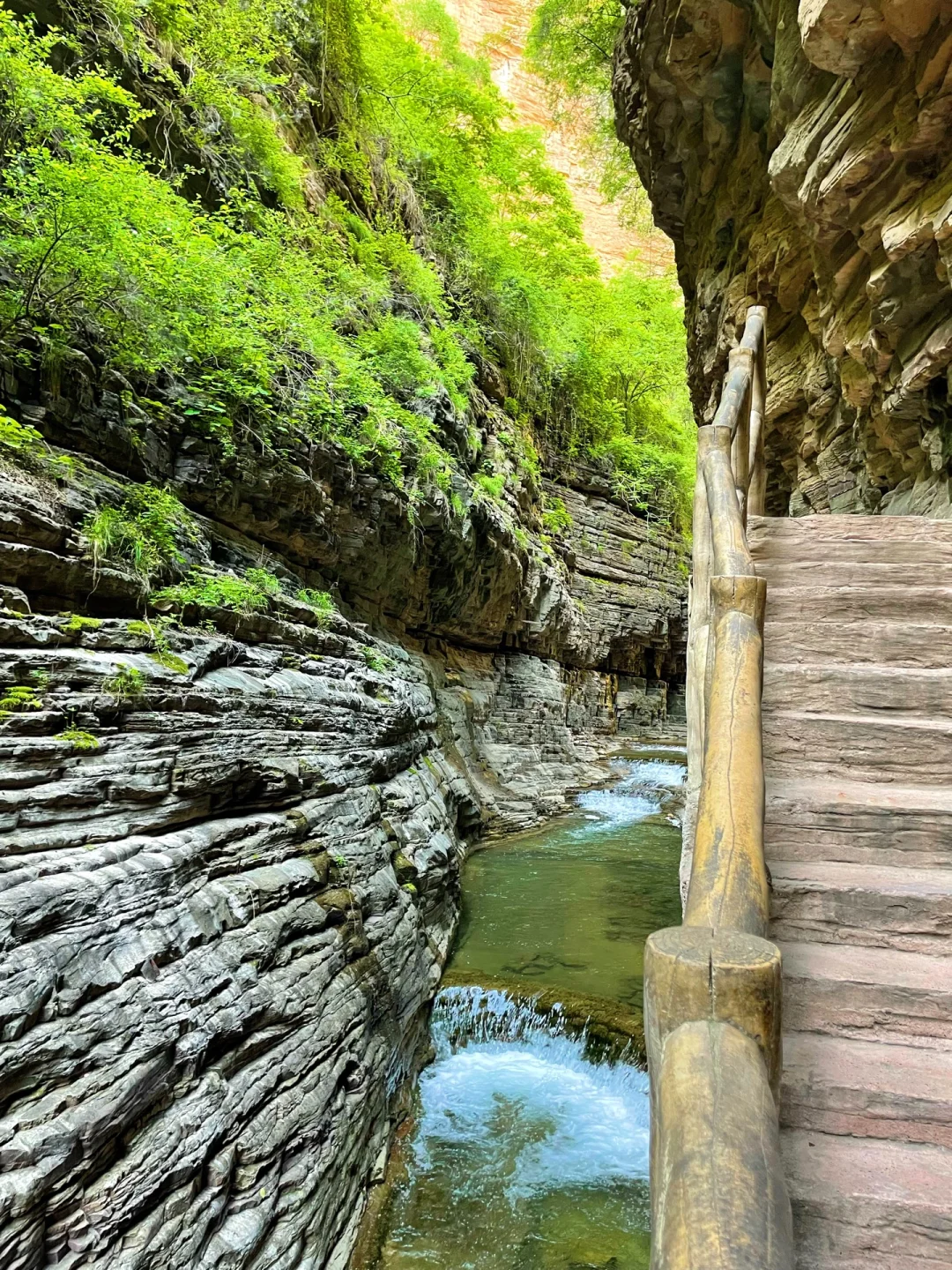 比起云台山，我更喜欢藏在小城里的这座山‼️