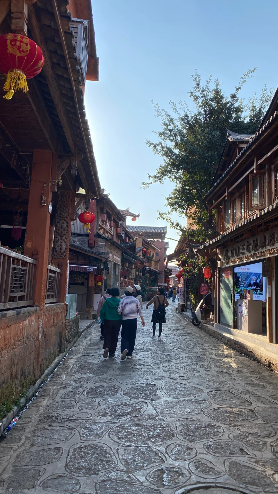 文山州丘北县普者黑景区仙人洞村