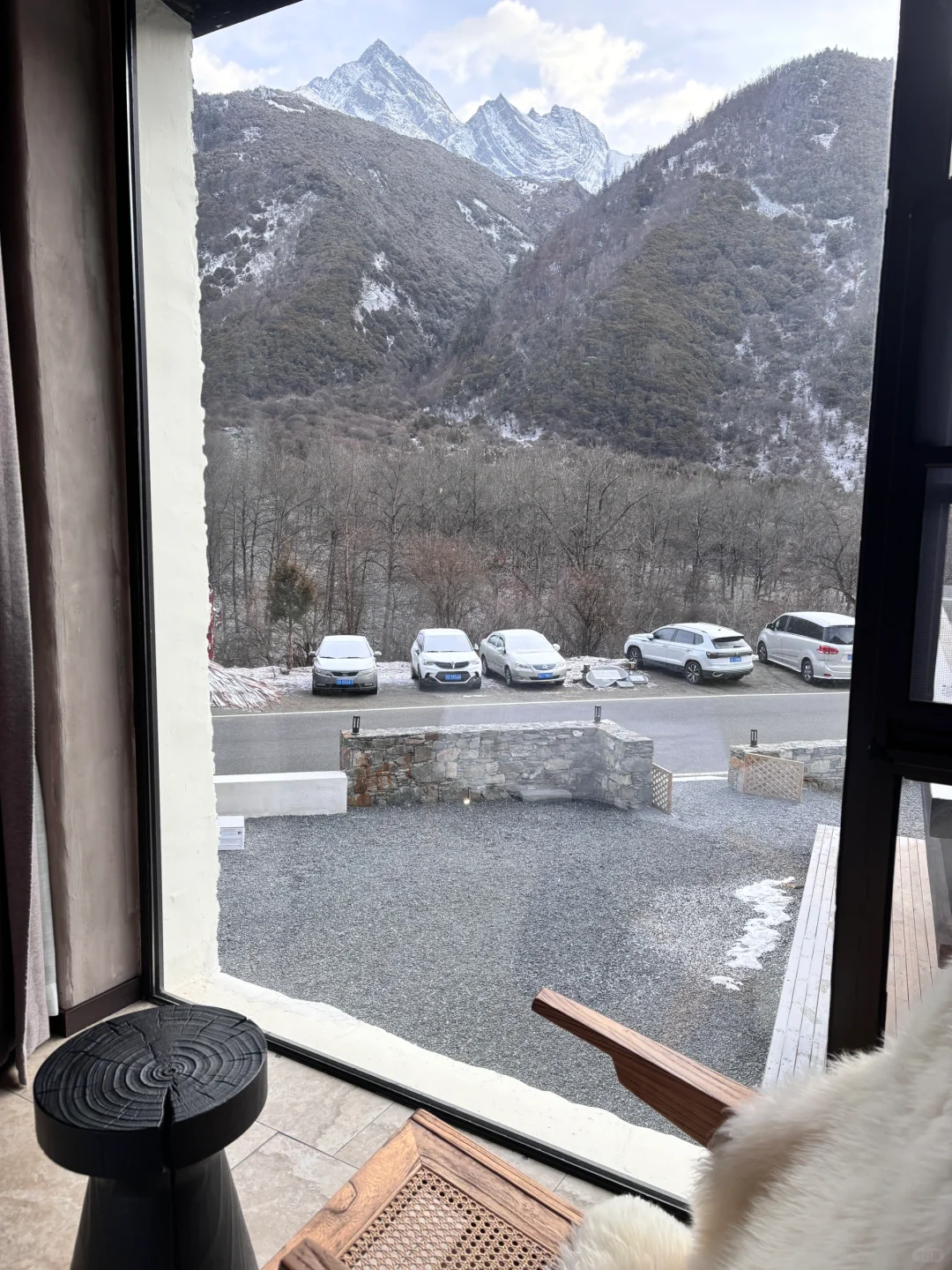 四姑娘山｜开在景区的C位酒店，彻底封神
