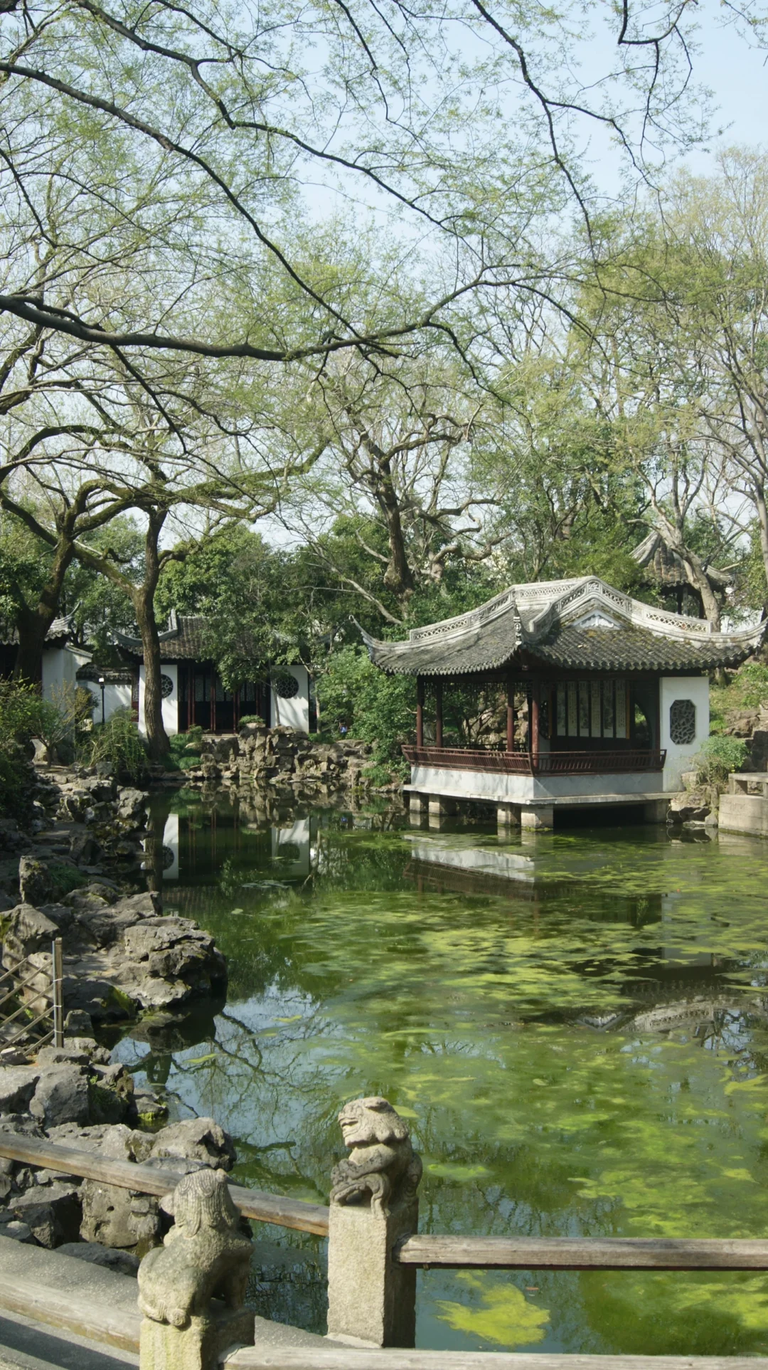 初春秋霞圃