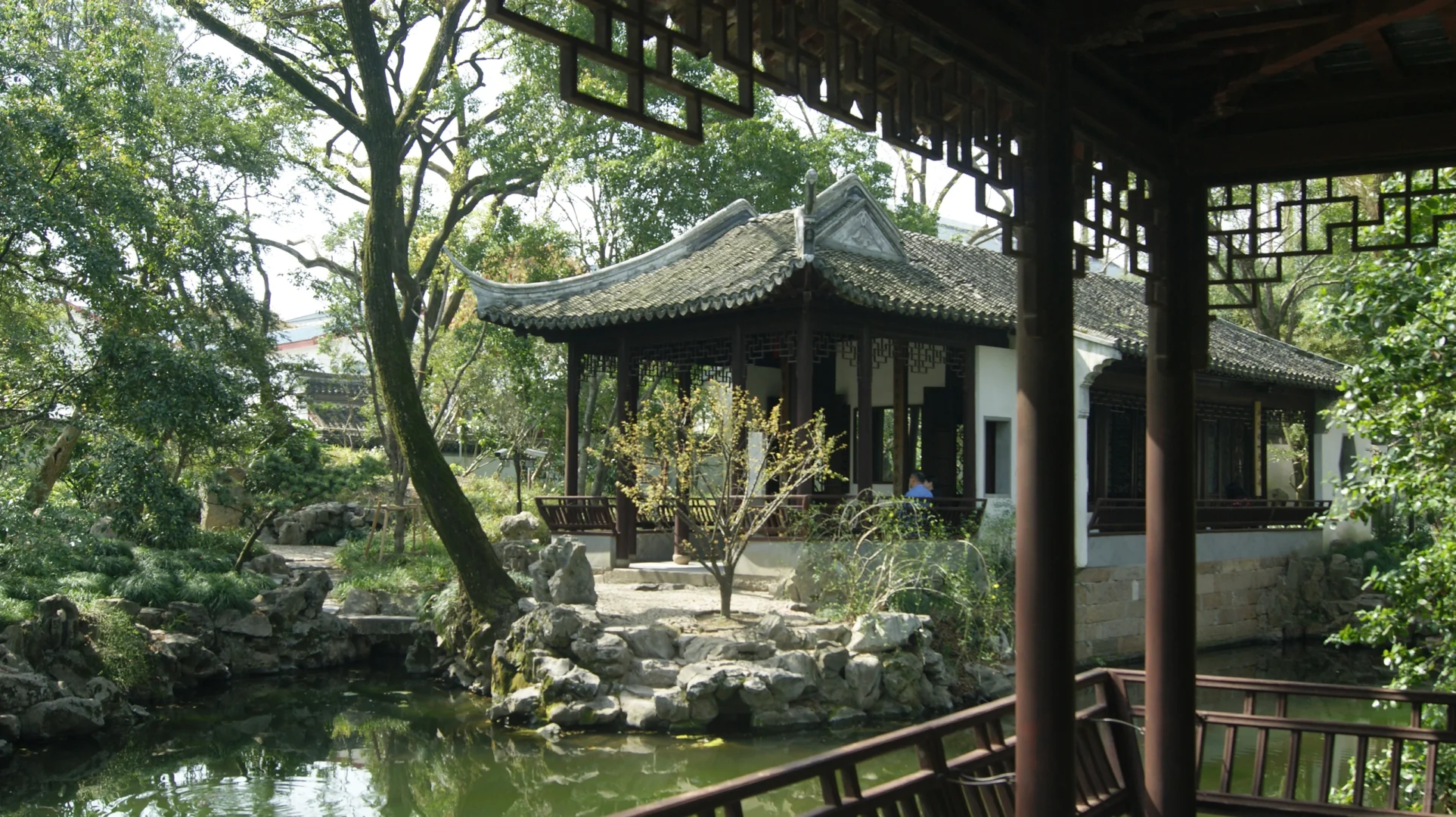 初春秋霞圃