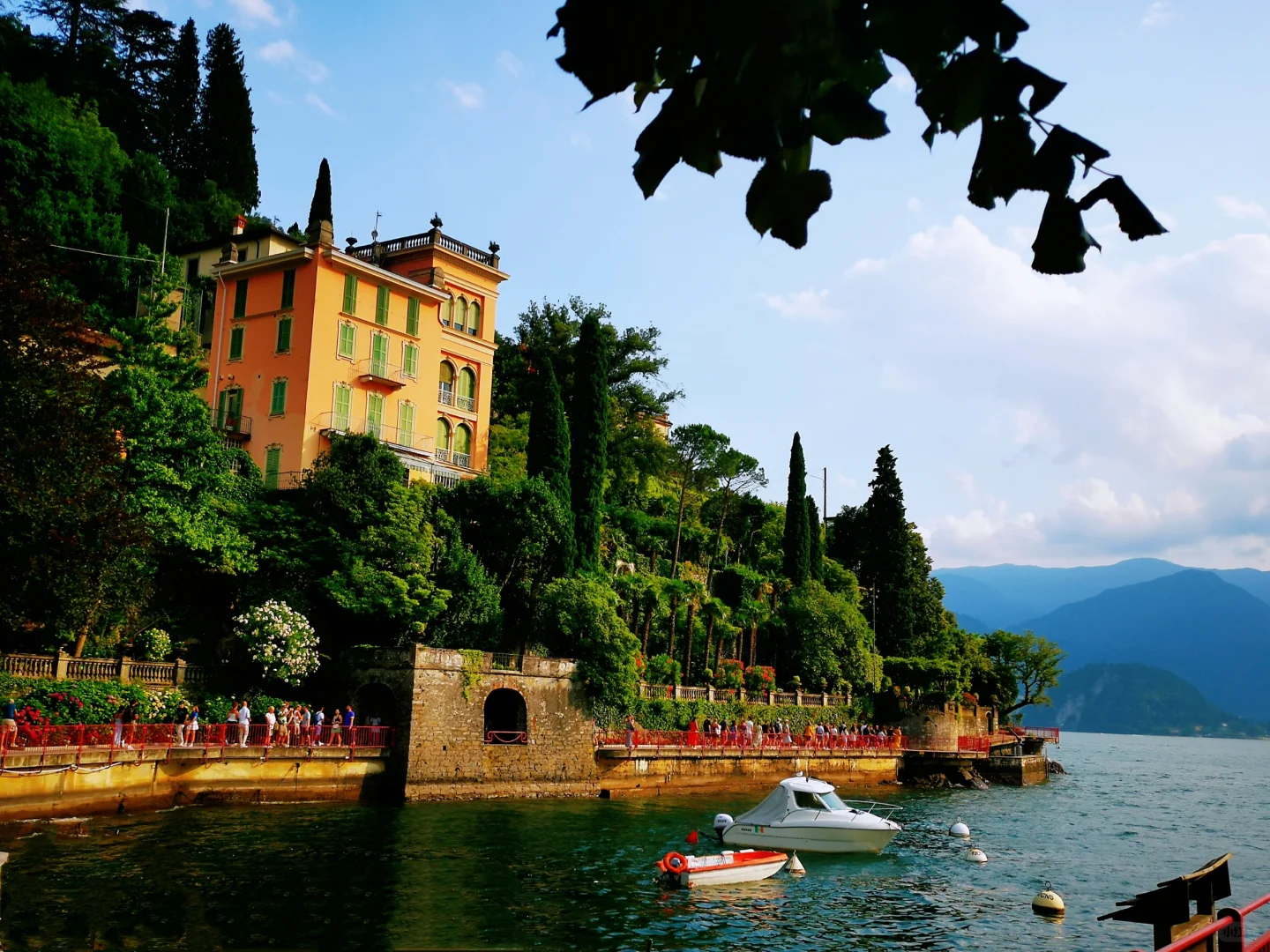科莫湖的varenna