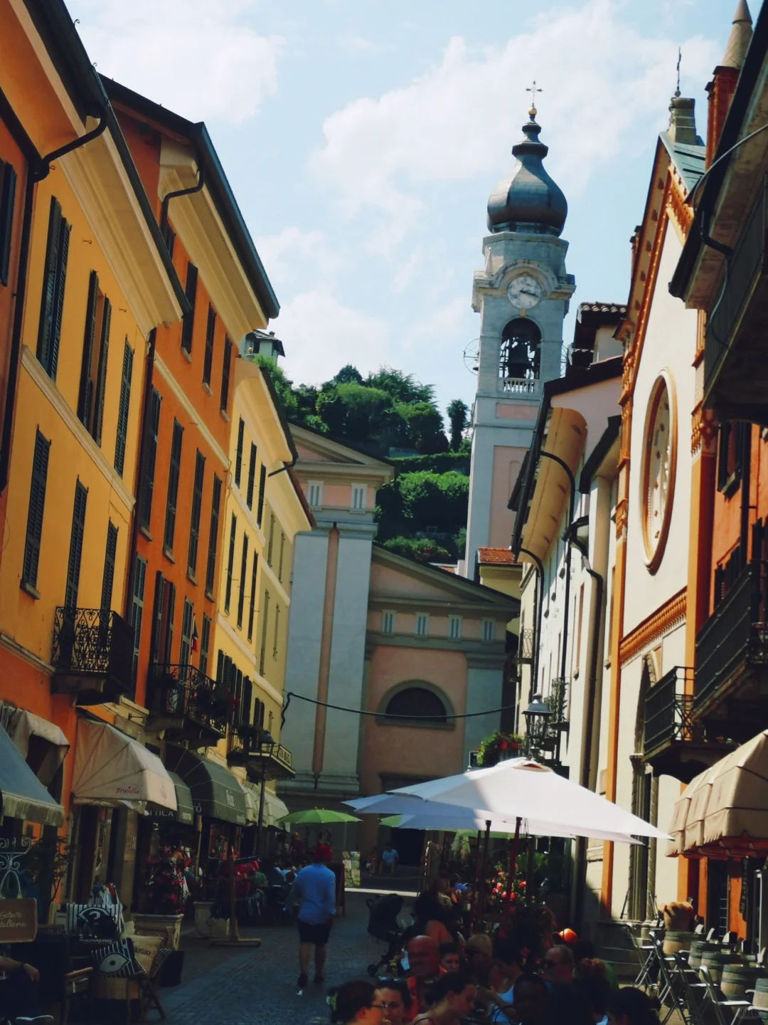 科莫湖的varenna