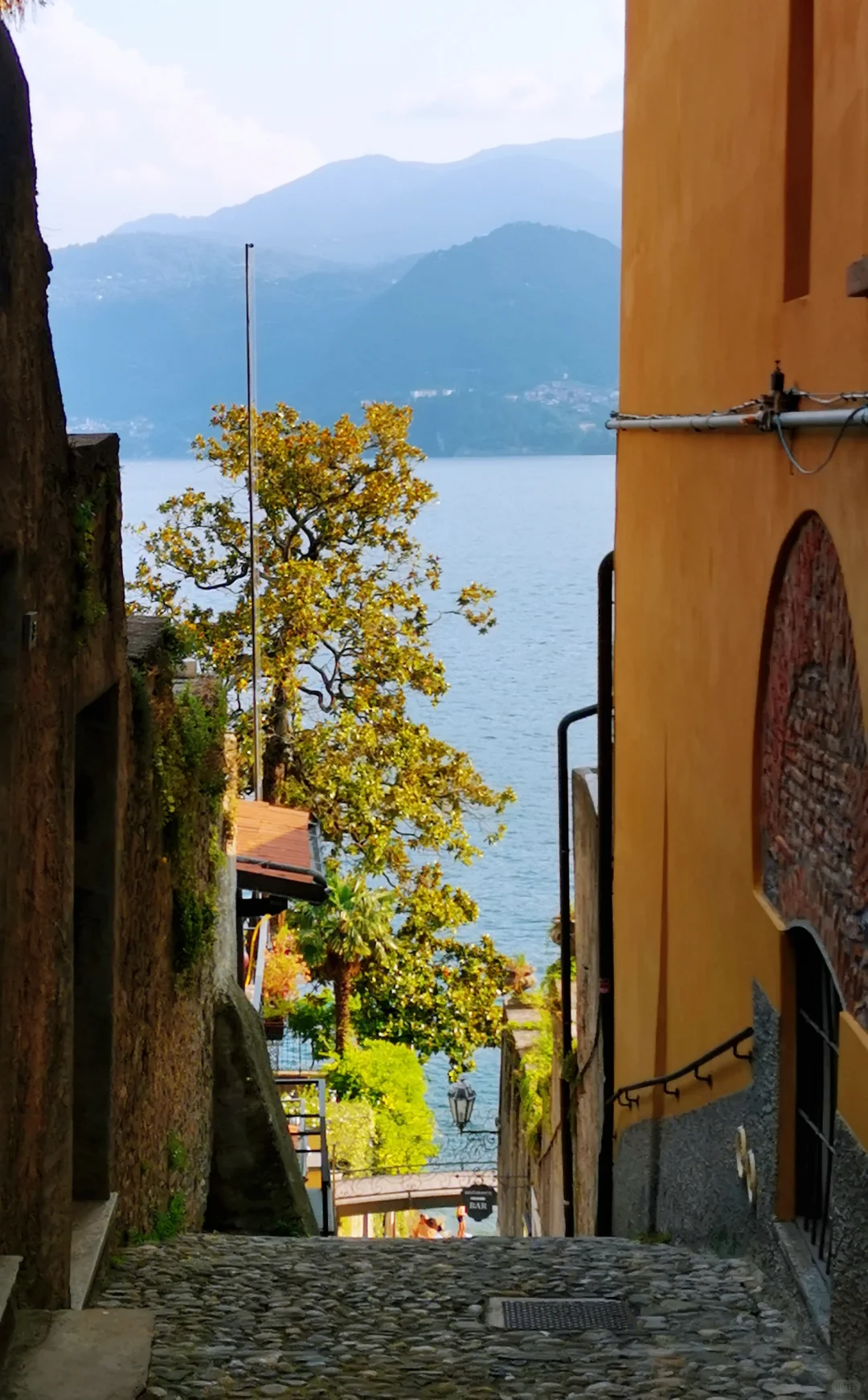 科莫湖的varenna