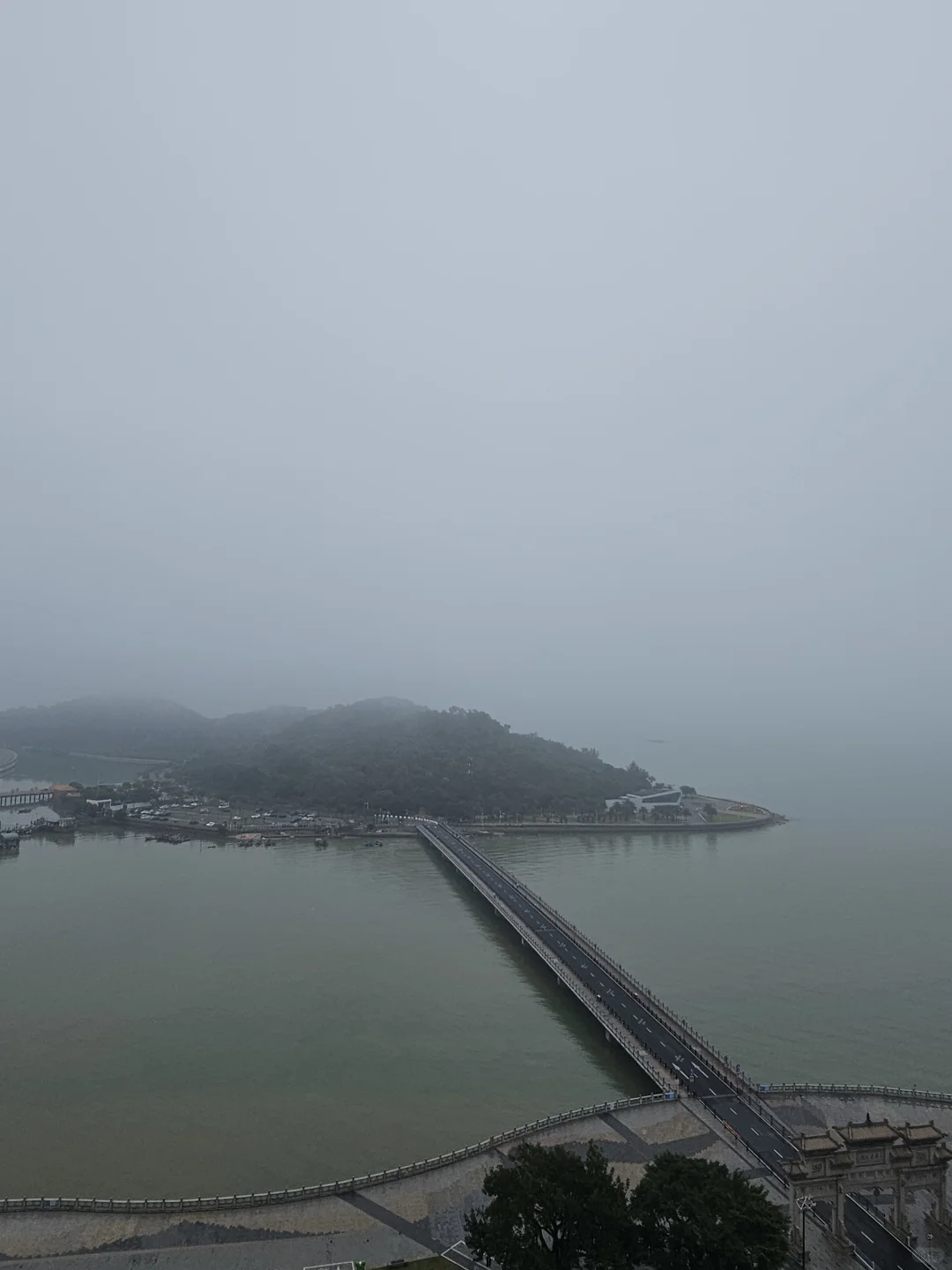 18日珠海景区早间多云➕大雾➕阵雨❌无日出