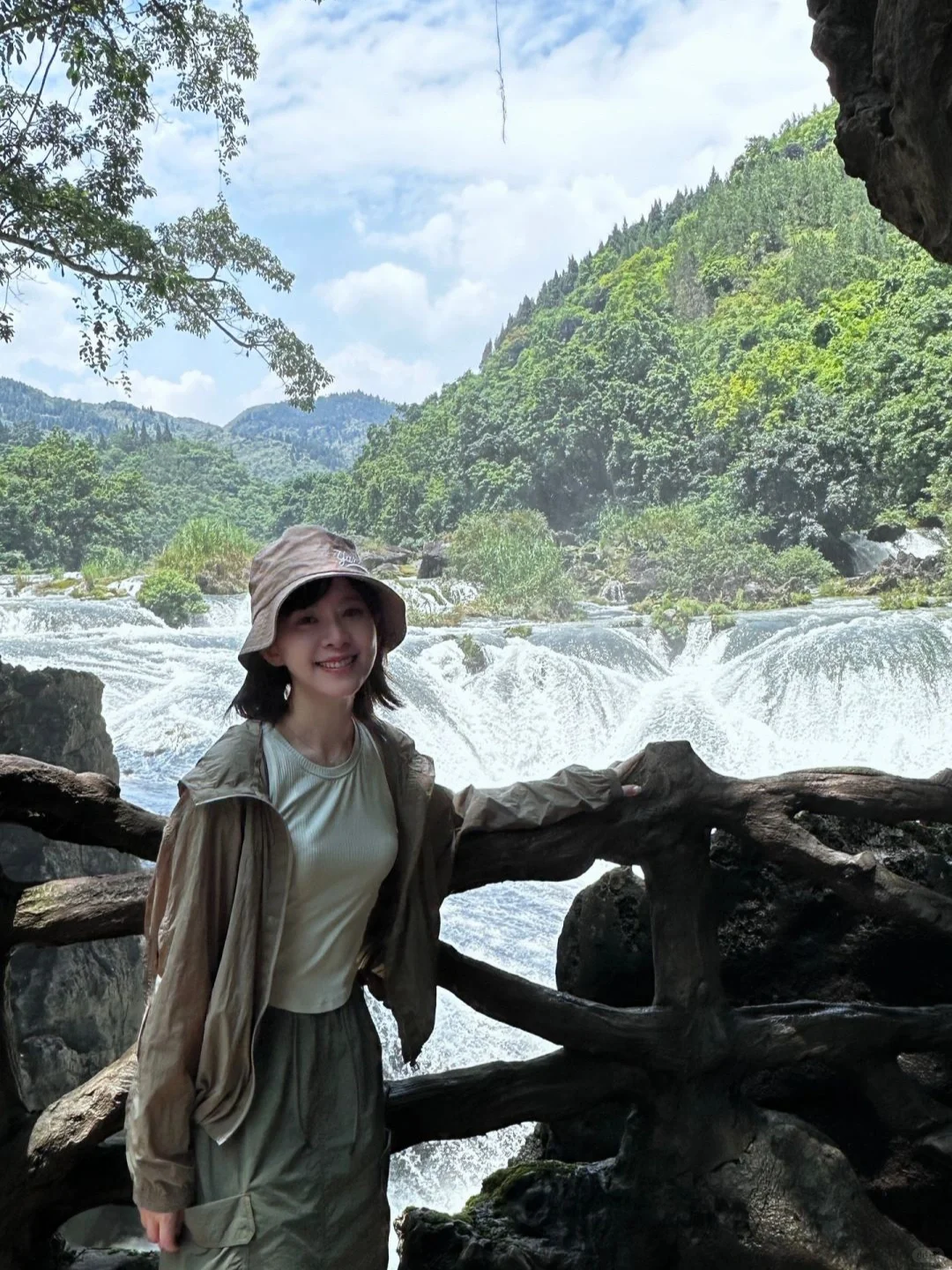 和老公去了贵州的千户苗寨 太震撼了！