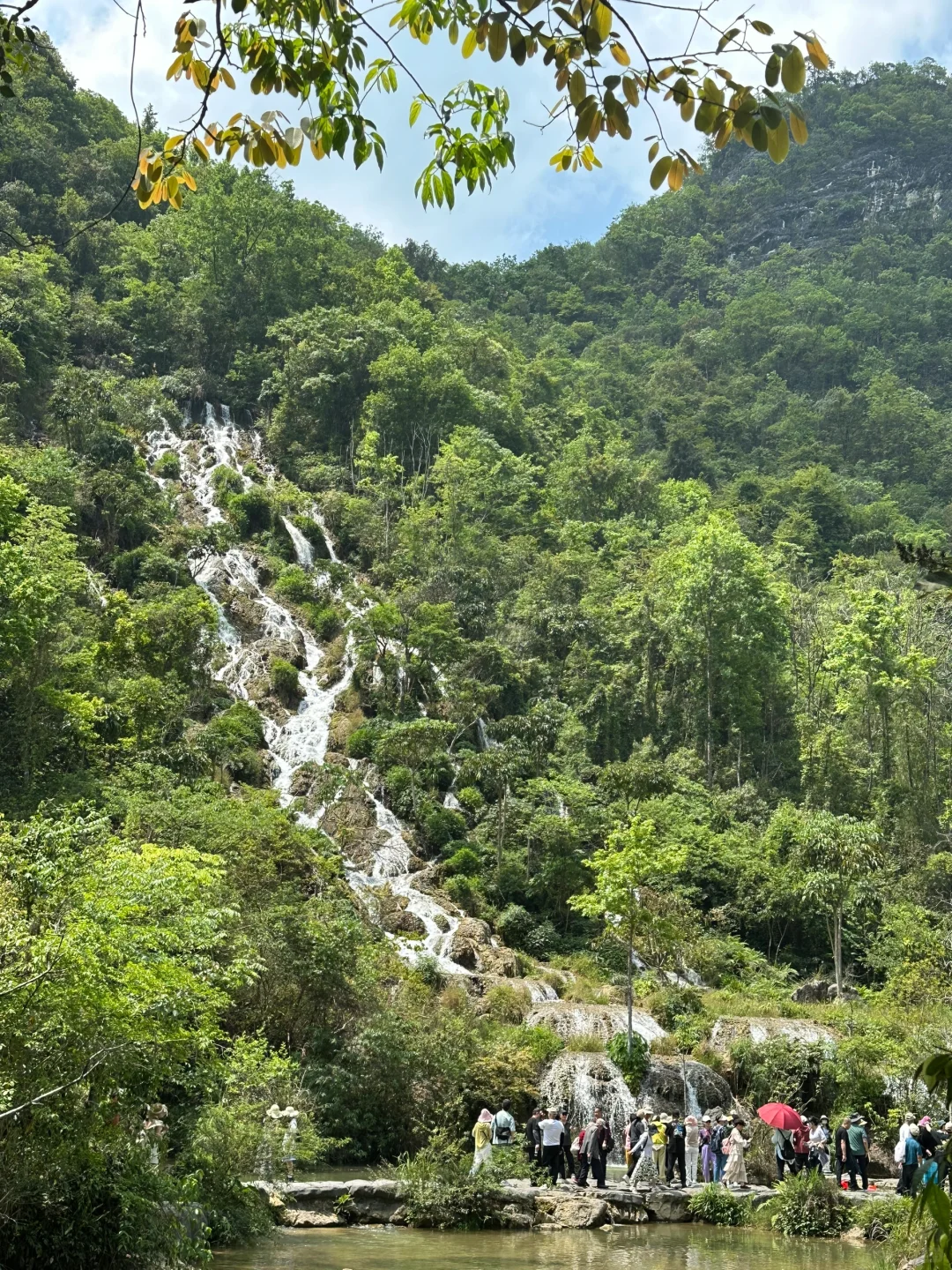被绿水青山冲击的一天 哦不 是青蓝色的湖水