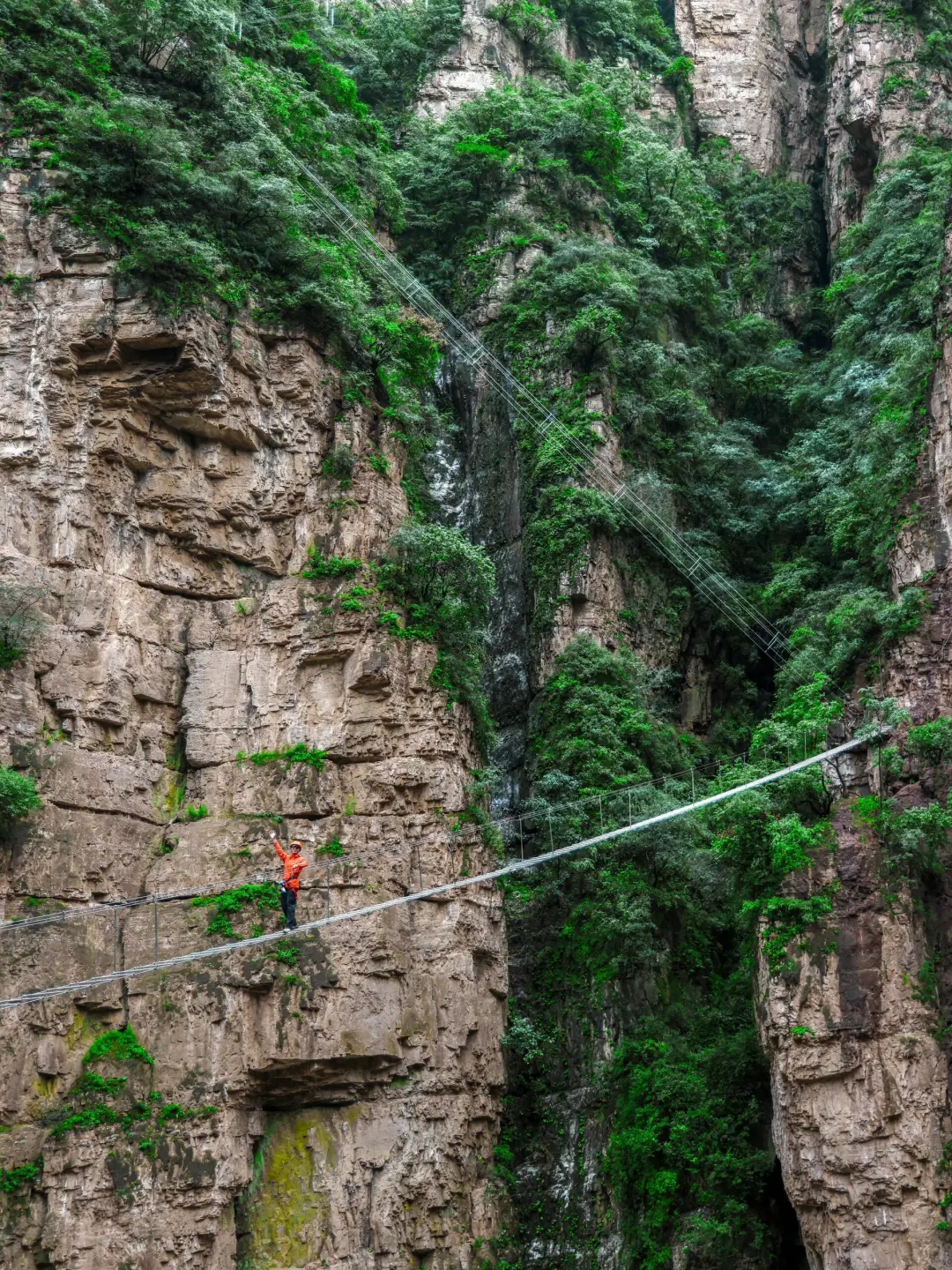 竟然是北京‼️时隔半年的神仙大峡谷开放了🌿