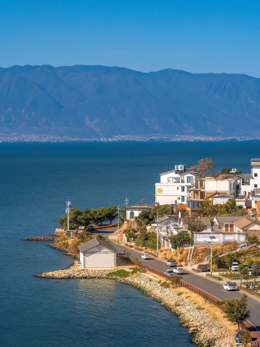 阳光、云朵、洱海,构成大理独有的慢生活节