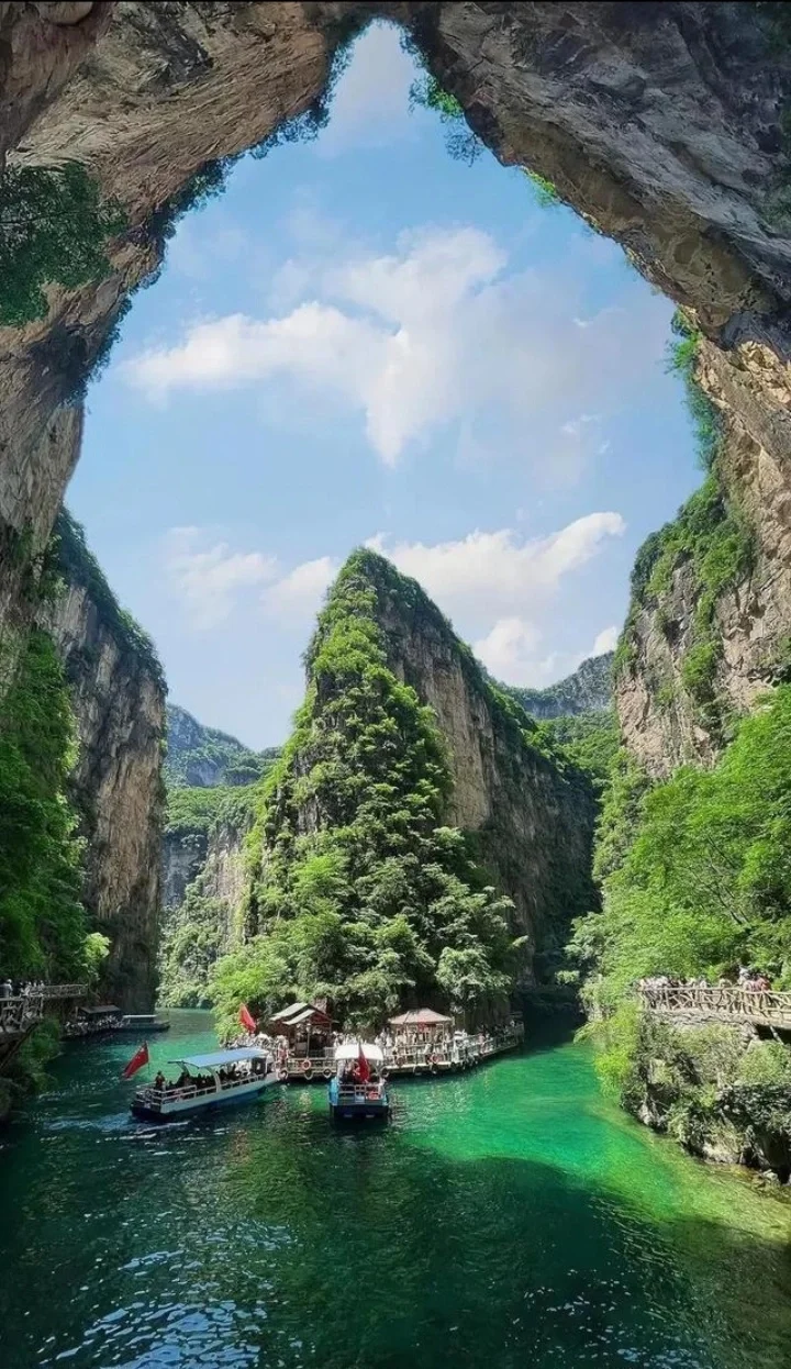 八泉峡