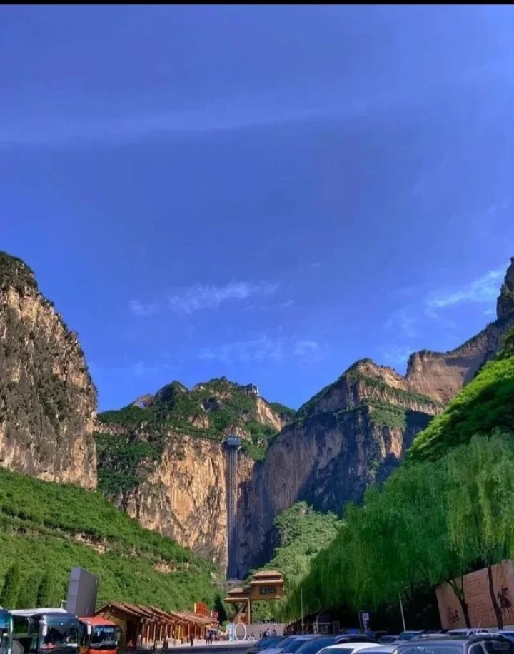 八泉峡