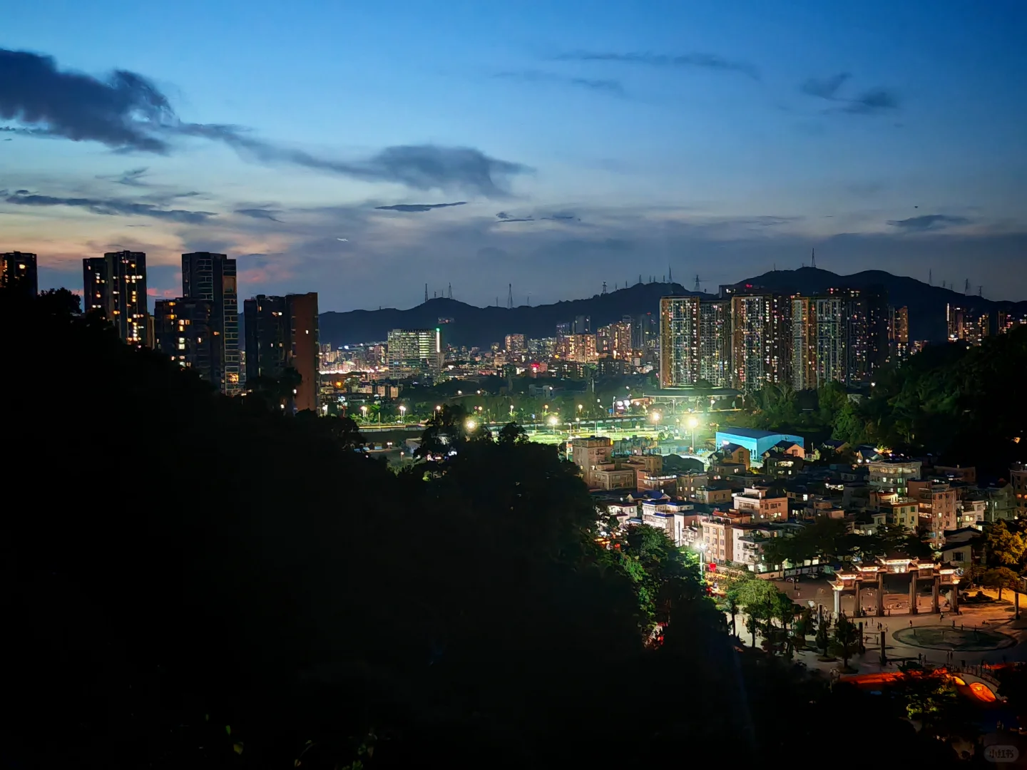 阳台山石岩绿道散步