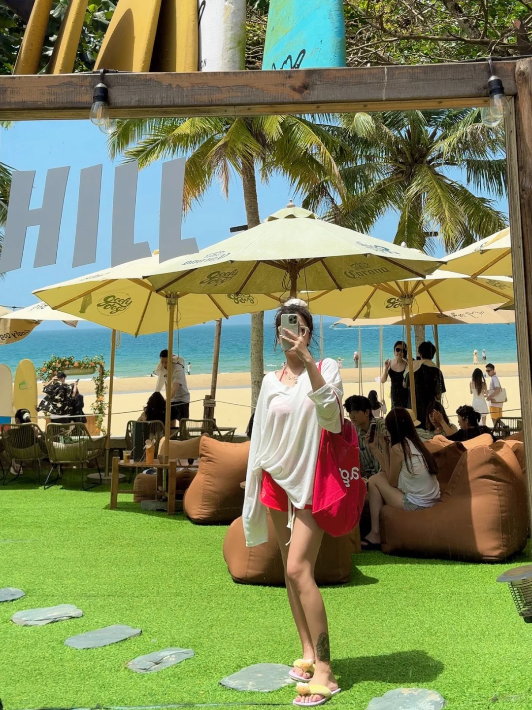 发朋友圈被问疯了❗️没出国真的在海南万宁。。