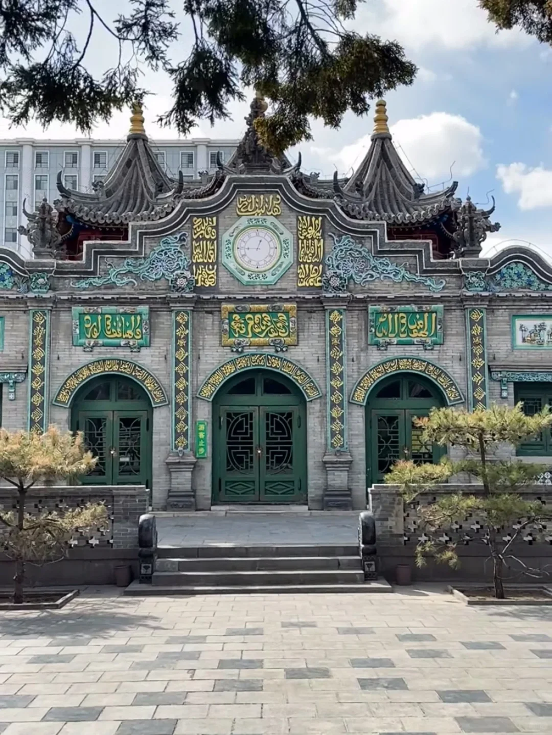 不是bromo去不起，而是乌兰察布更有性价比