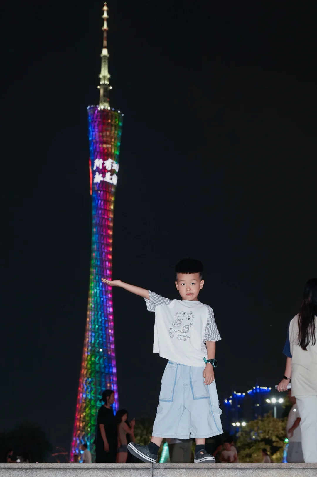 在广州塔10元拍一张的照片值么？