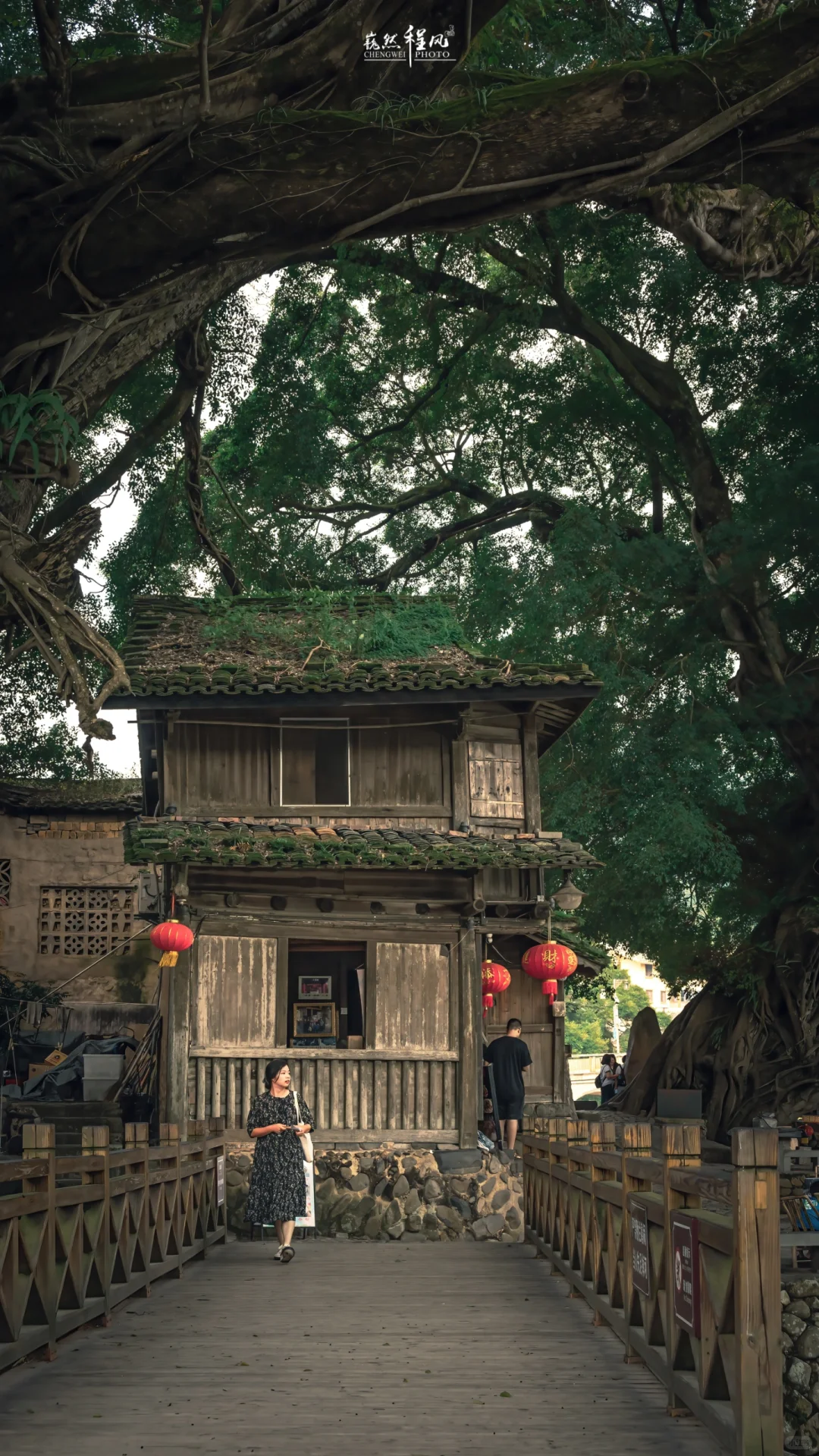 你可能不认识我，但你或许去过我拍的古村