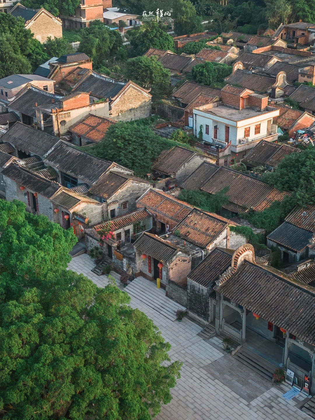 你可能不认识我，但你或许去过我拍的古村