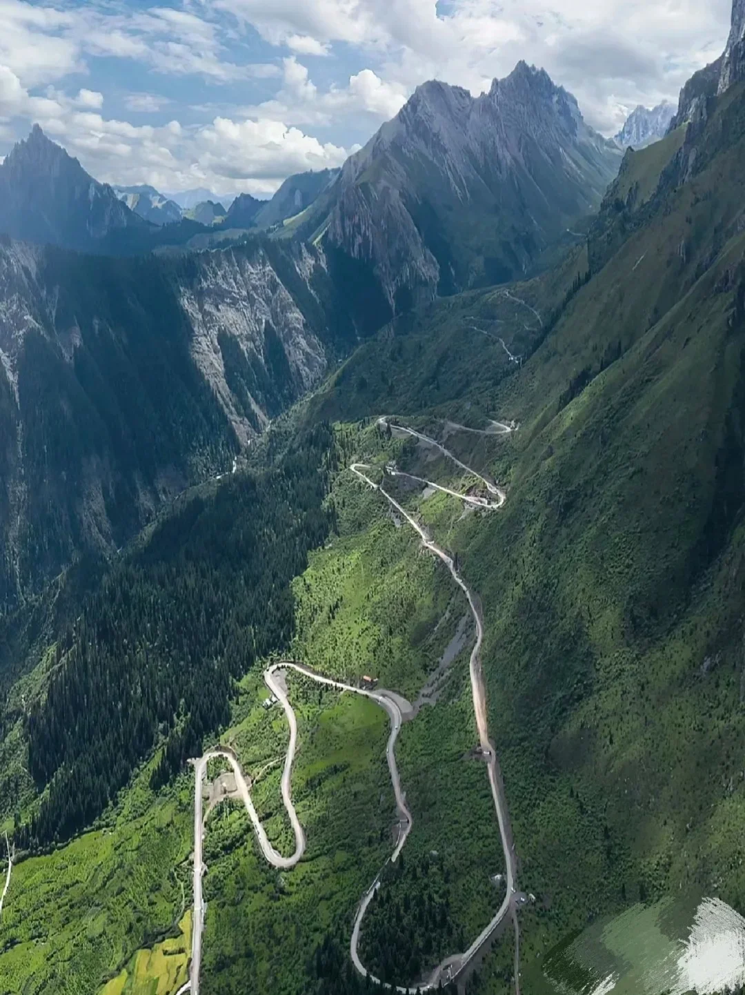 甘南的美在于沿途不经意的风景🚗
