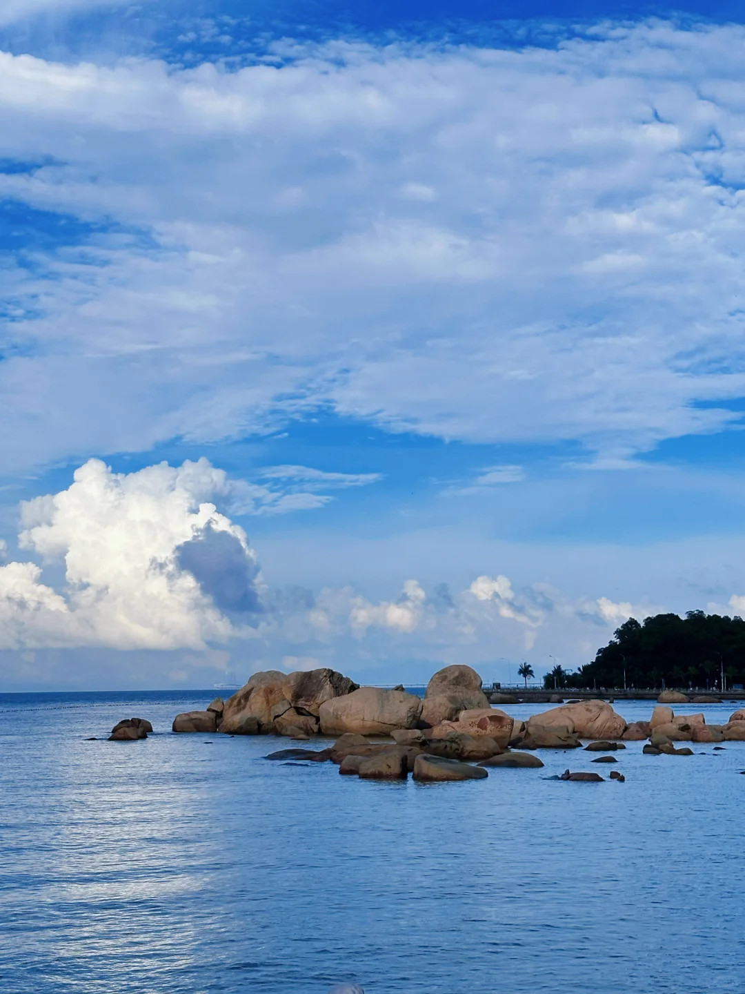 灯塔与大海🌊天气绝佳，越晚景色越美