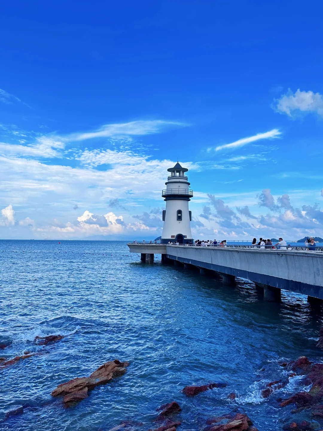 灯塔与大海🌊天气绝佳，越晚景色越美