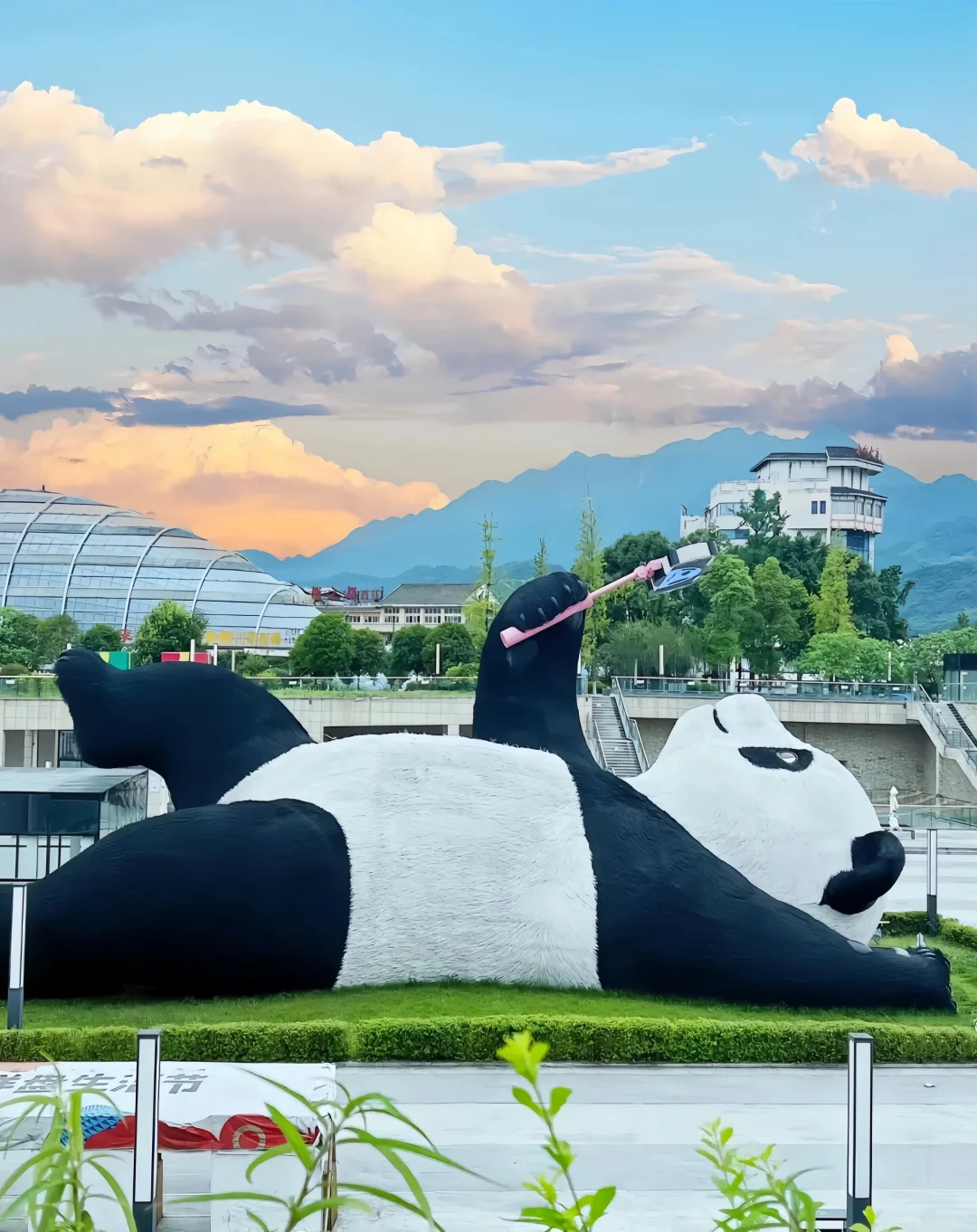 📍𝐂𝐡𝐞𝐧𝐠𝐃𝐮 和我在成都的街头走一走