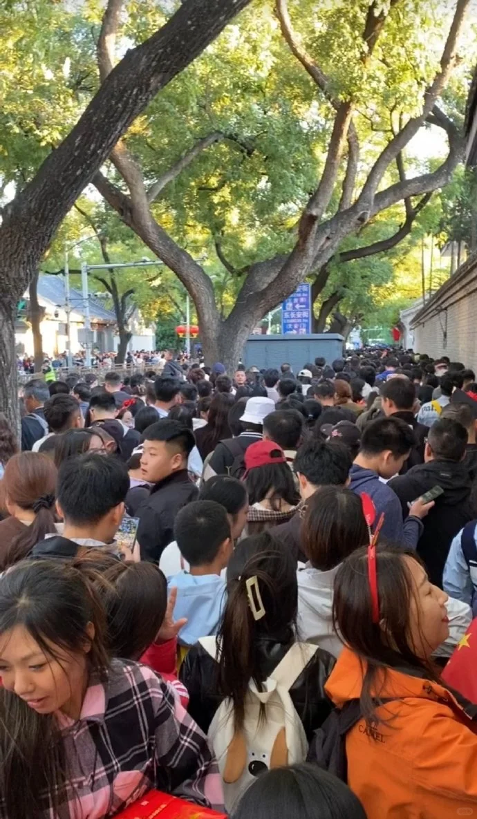 五一来北京旅游，你想象不出会有多累！
