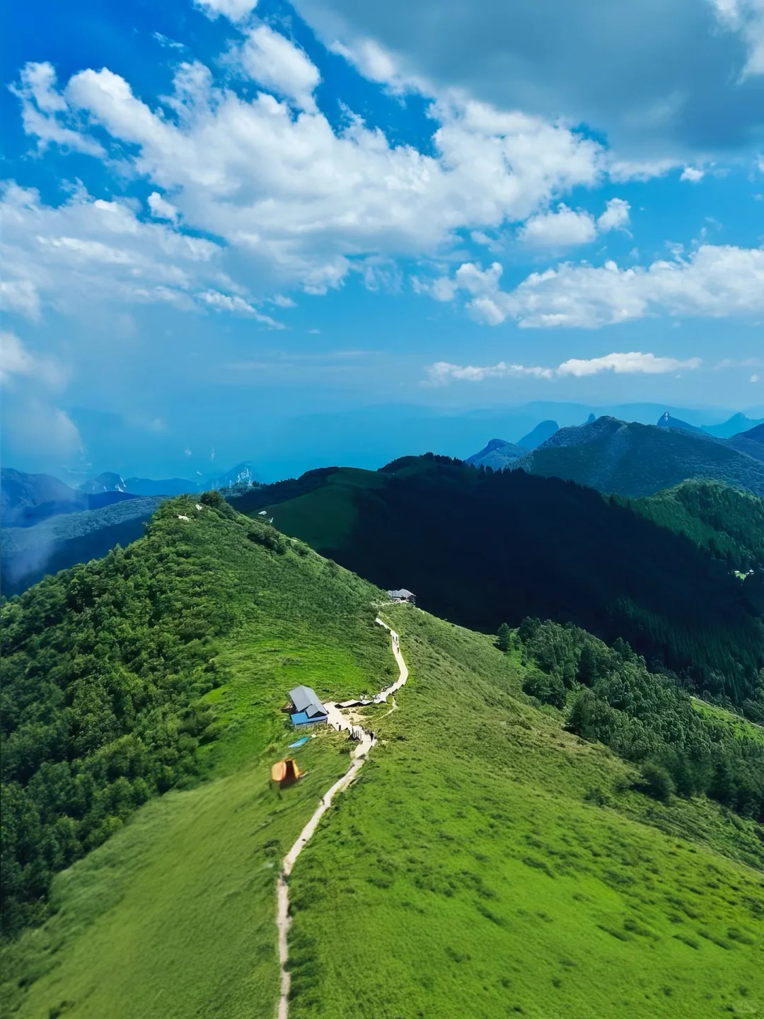 我不允许还有人没看过驼梁的风景！