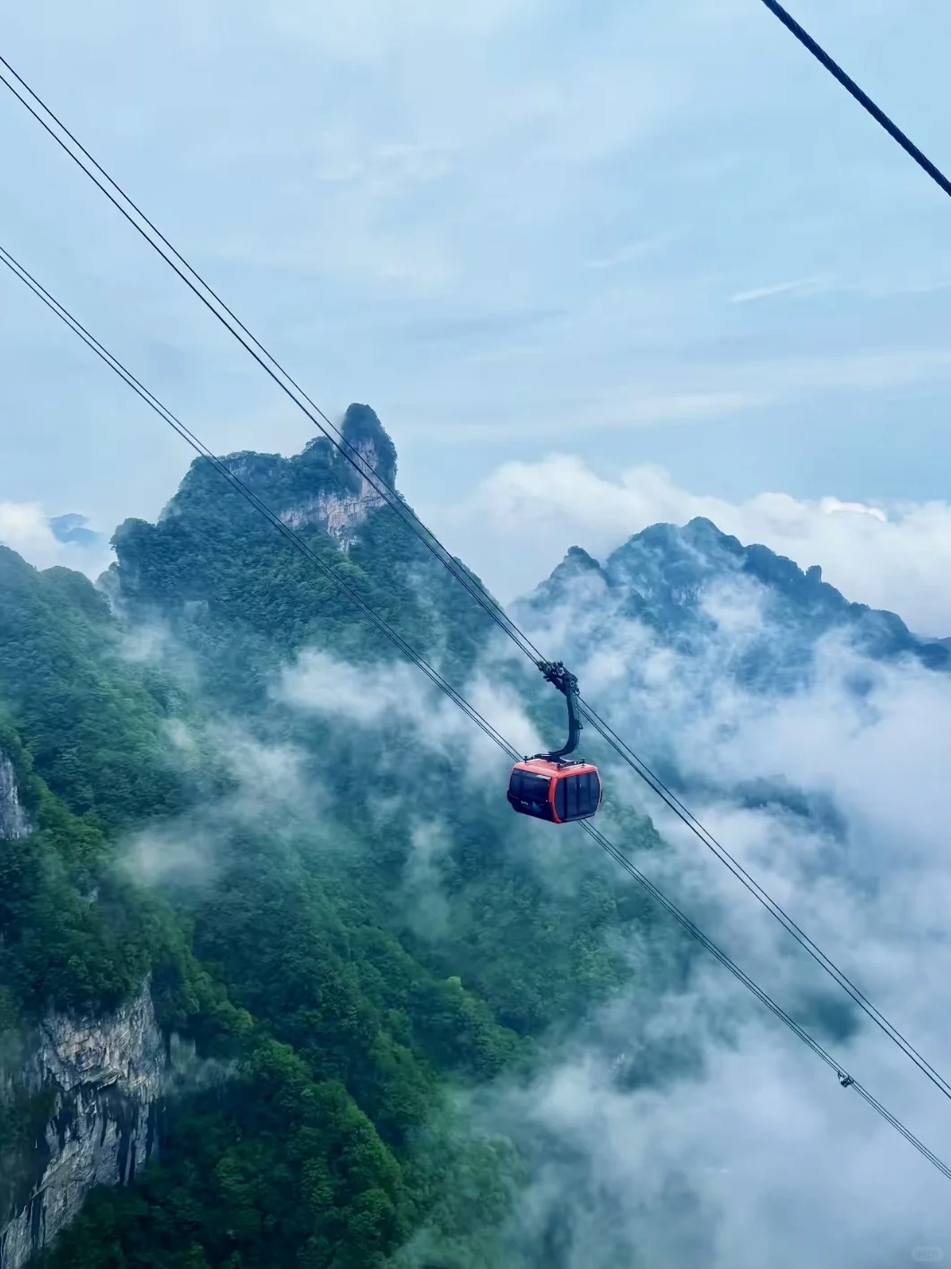 天门山旅游攻略：云端仙境，惊心动魄