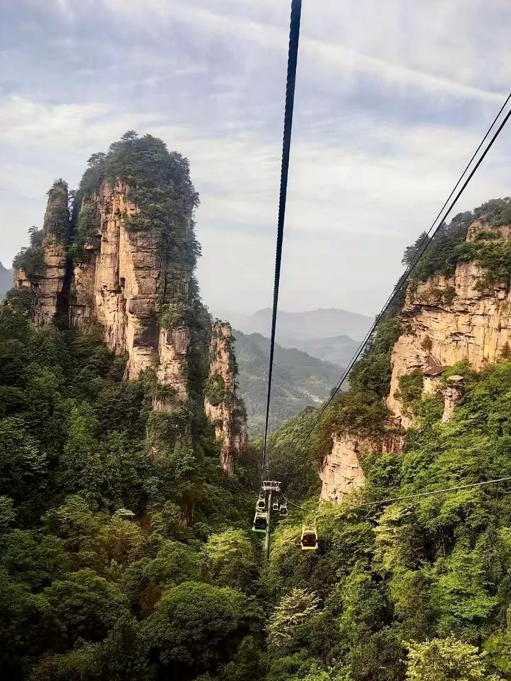 天门山旅游攻略：云端仙境，惊心动魄