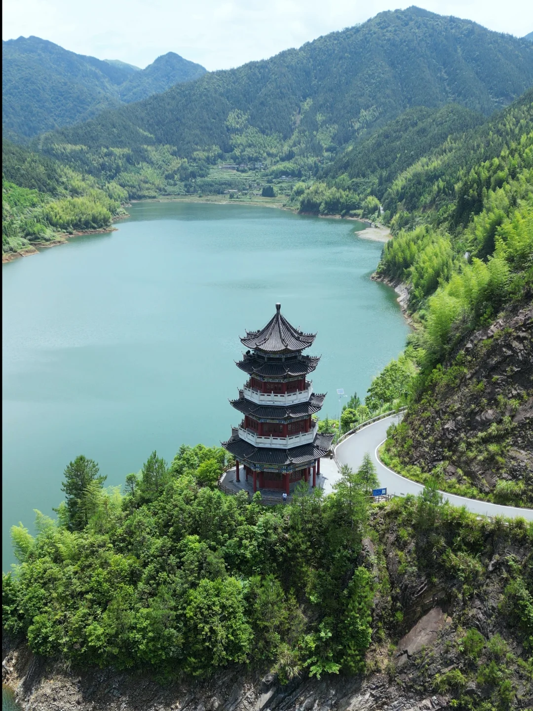 去过最冷门小城，藏在森林里的23℃避暑秘境