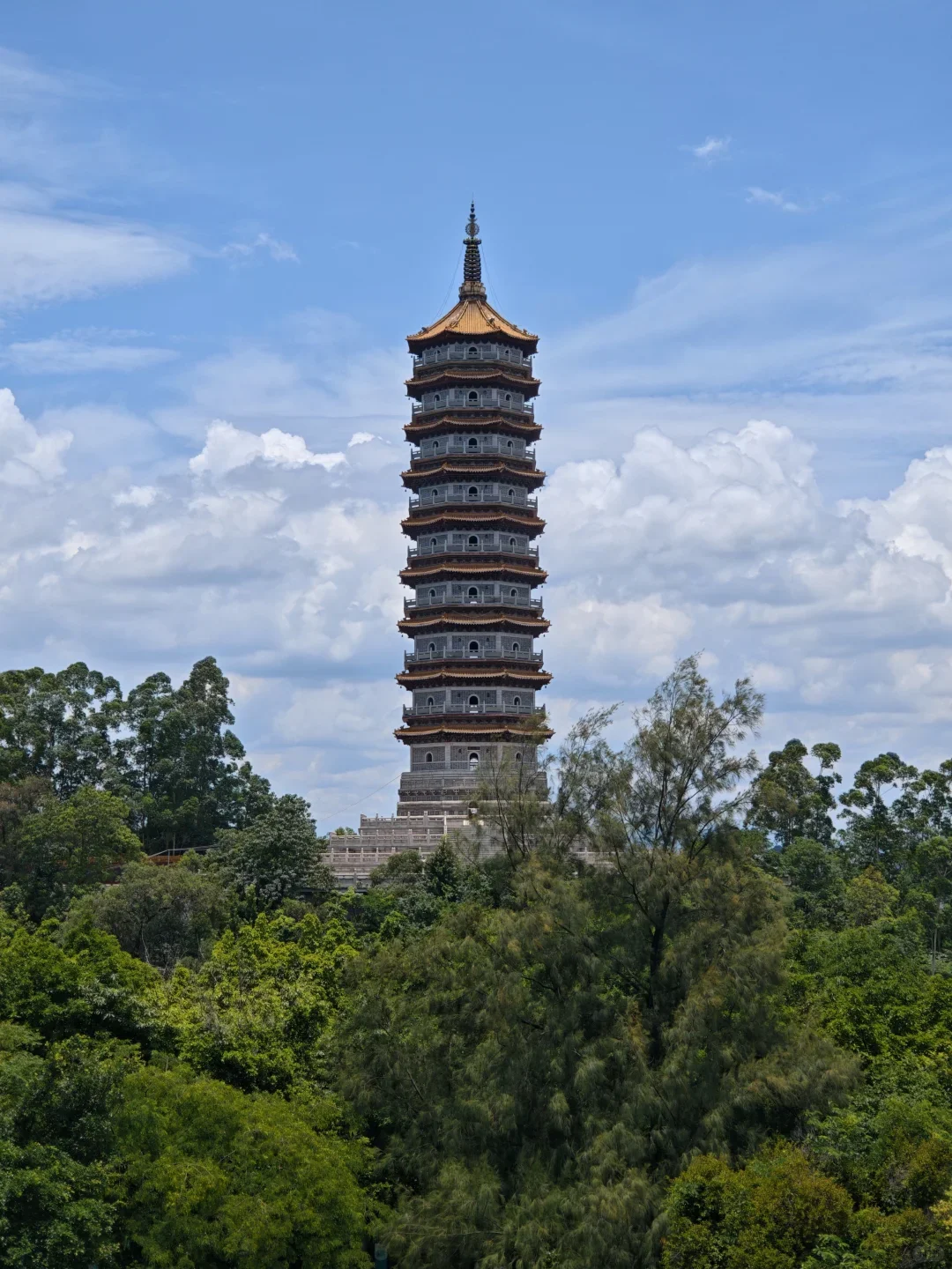 闲暇之余当然要好好的走一走看看了