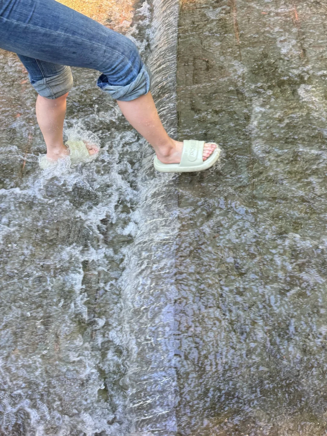 成都周边｜1h直达的免费亲子玩水避暑地
