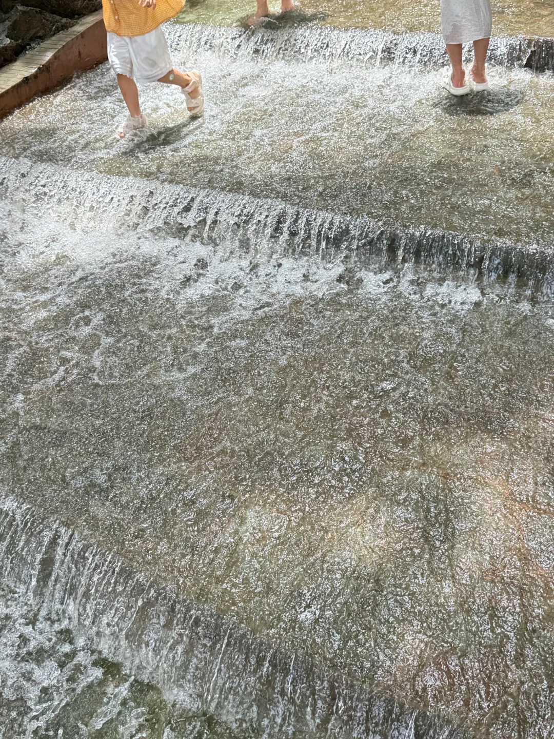 成都周边｜1h直达的免费亲子玩水避暑地