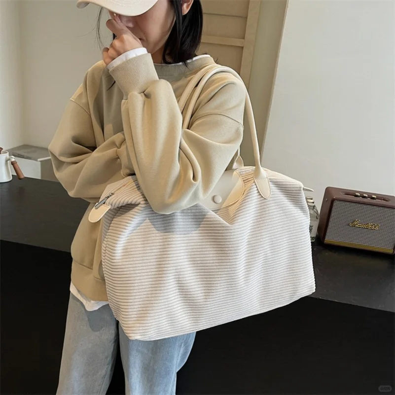 大容量通勤旅游行李包女2024秋百搭潮流