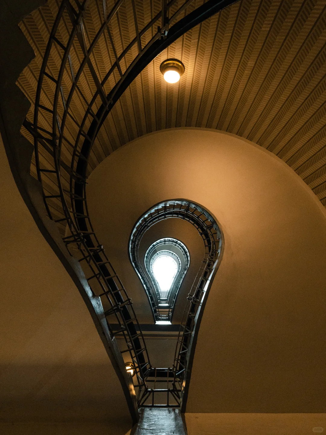 我很少用震撼形容一座城🇨🇿直到来到布拉格