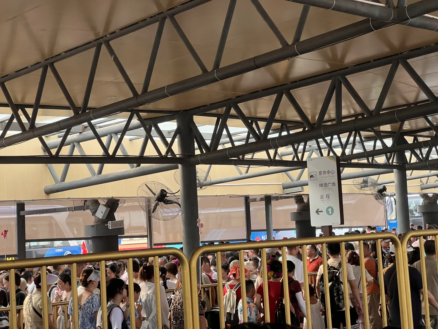 8.11最差调度景区 贵州黄果树瀑布