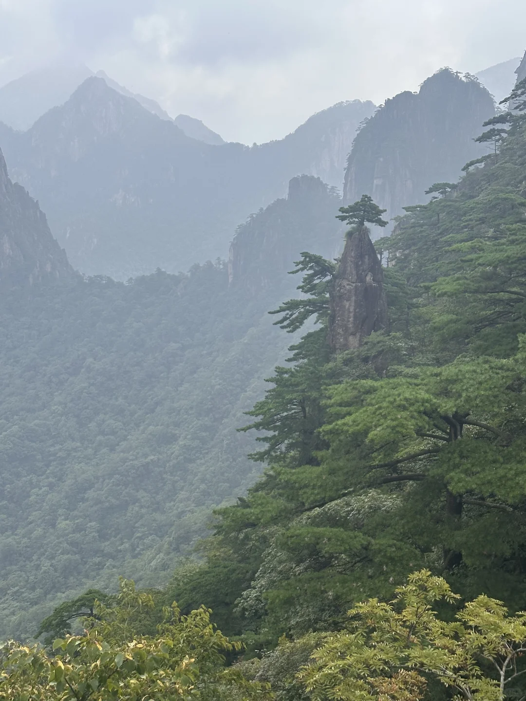 黄山爬了，坑还挺多
