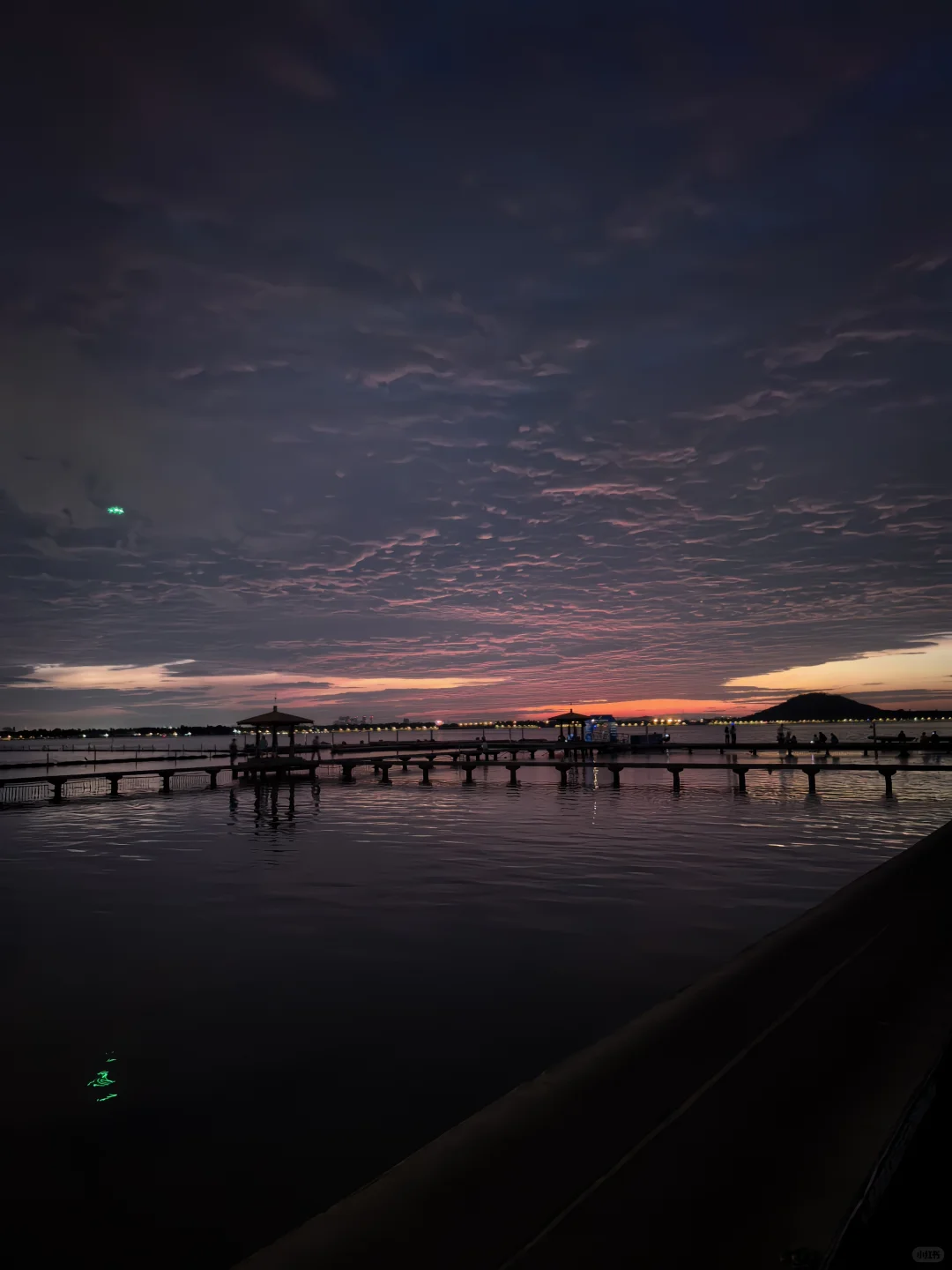 东湖听涛日出