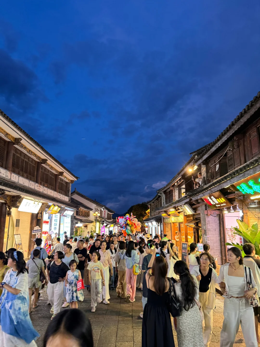 对自己熬夜做的大理攻略满意得睡不着…😭