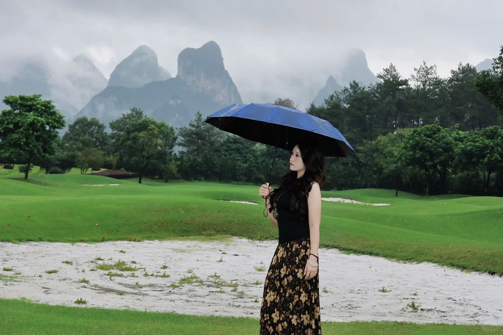 桂林桂海晴岚下雨天拍照也很美