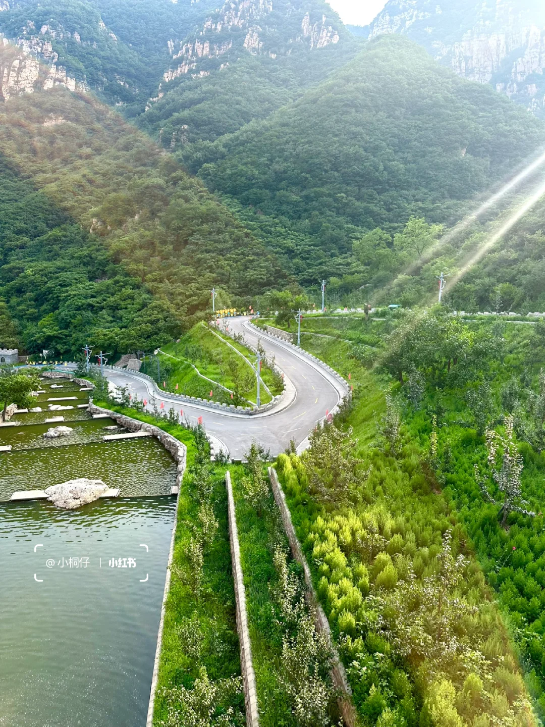 不是九寨沟是北京‼️高山飞瀑🏞️栈道滑车🎢