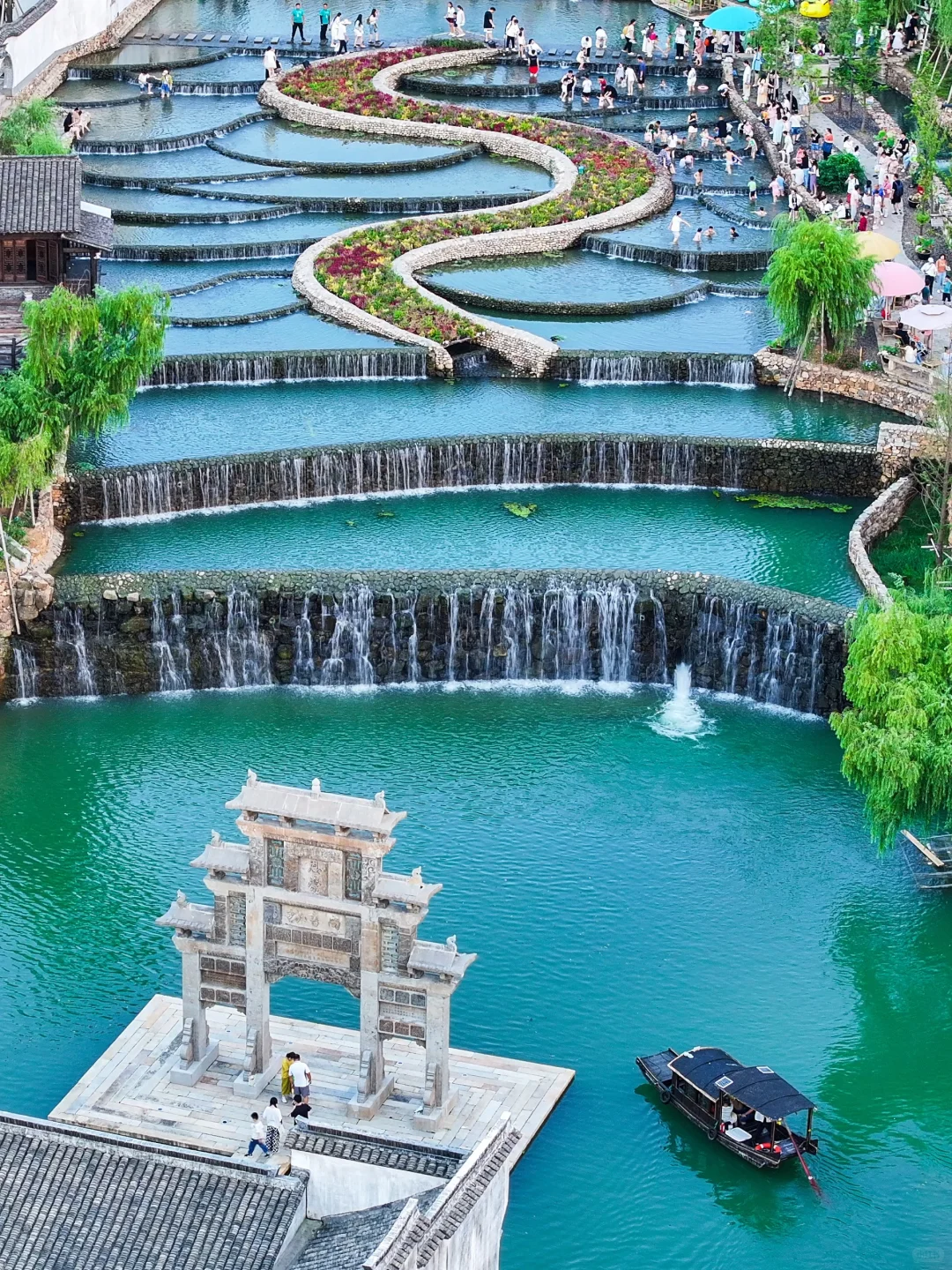迄今为止，我最喜欢的旅游小镇出现了