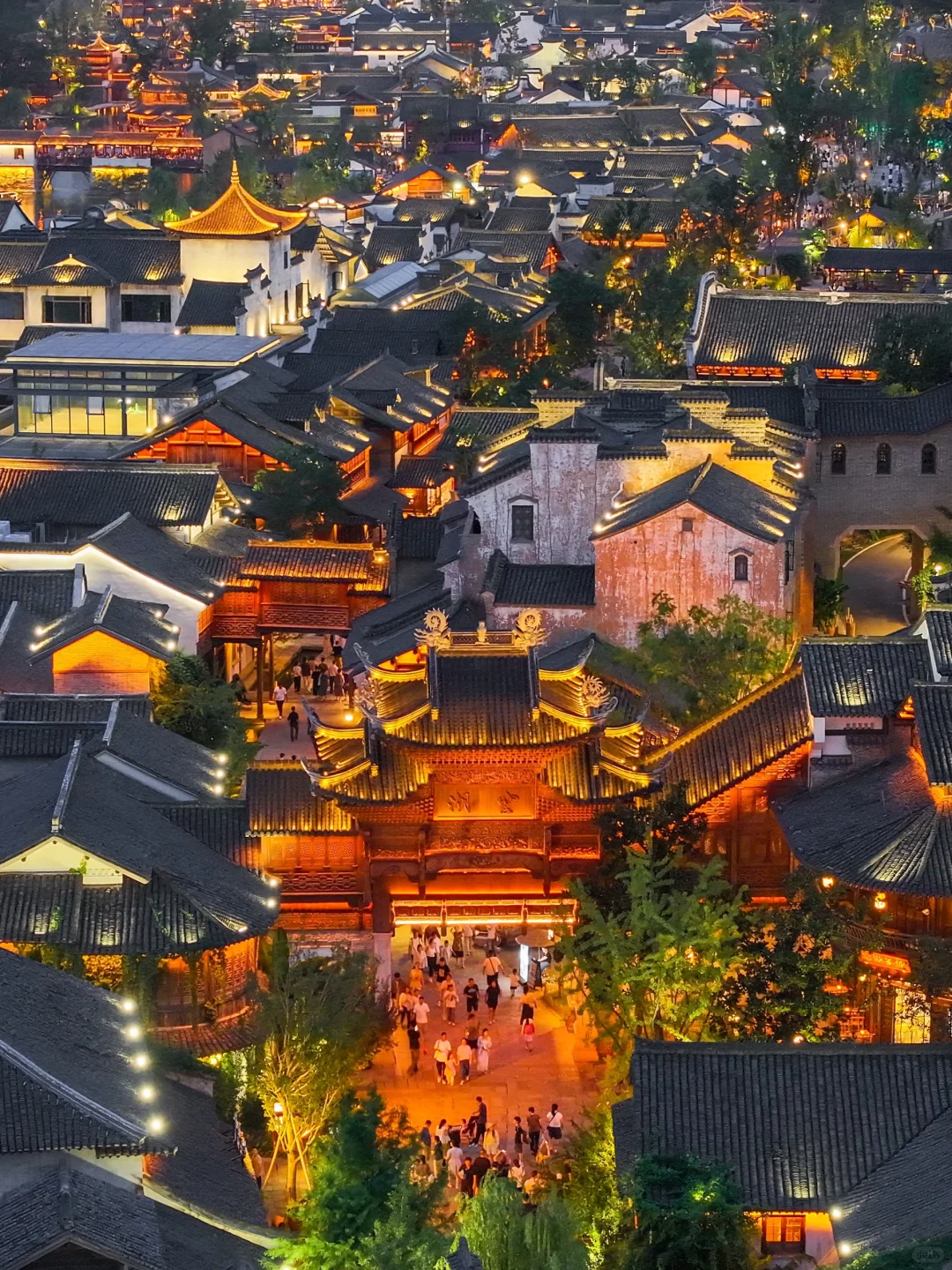 迄今为止，我最喜欢的旅游小镇出现了